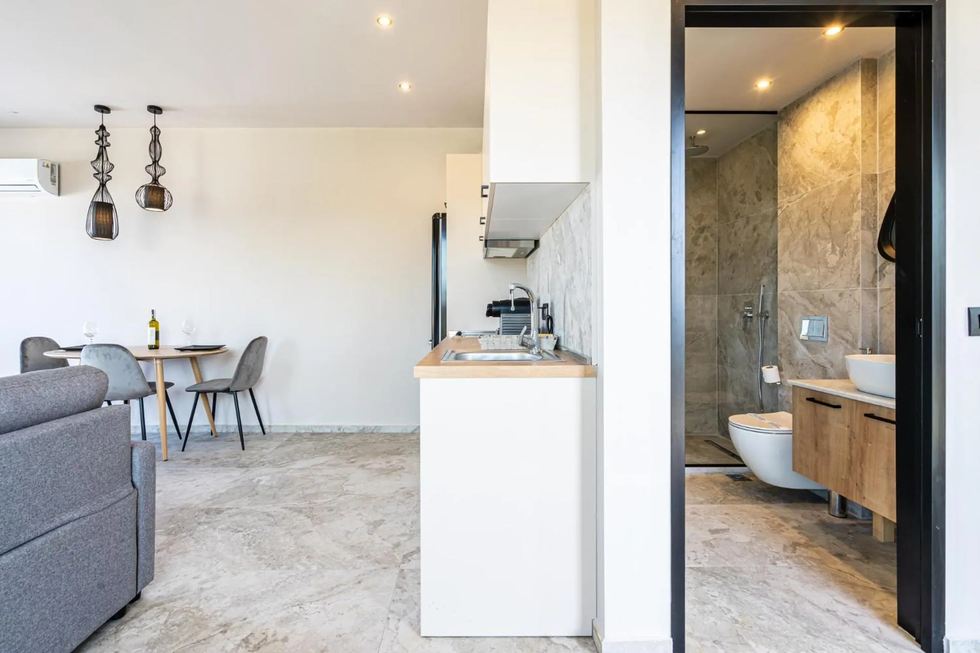 Bathroom in Pathos SeaSide Suites