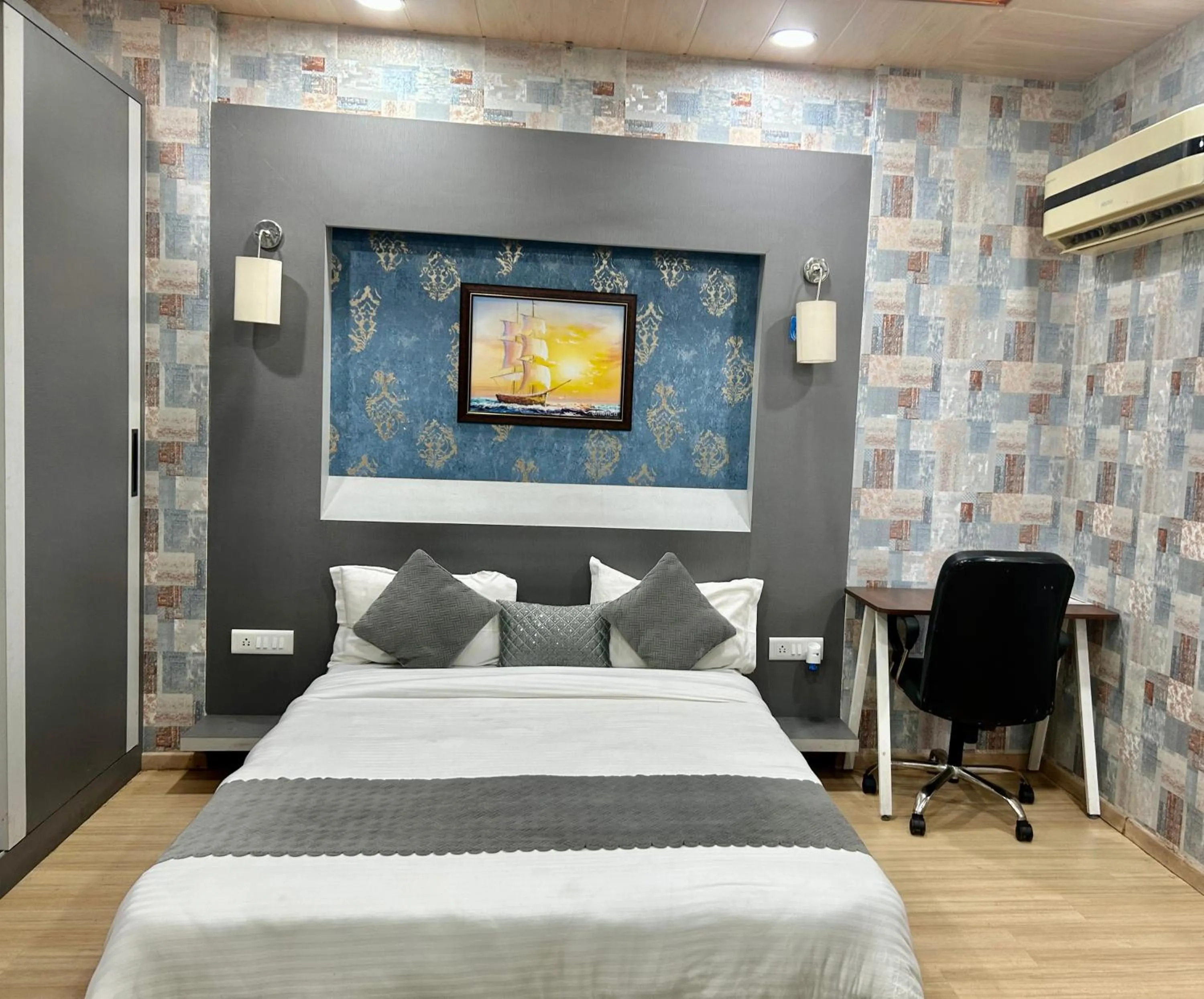 Bed in The Origin Suites DLF MY PAD