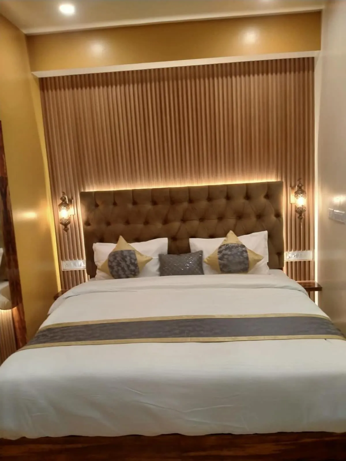 Bed in The Origin Suites DLF MY PAD