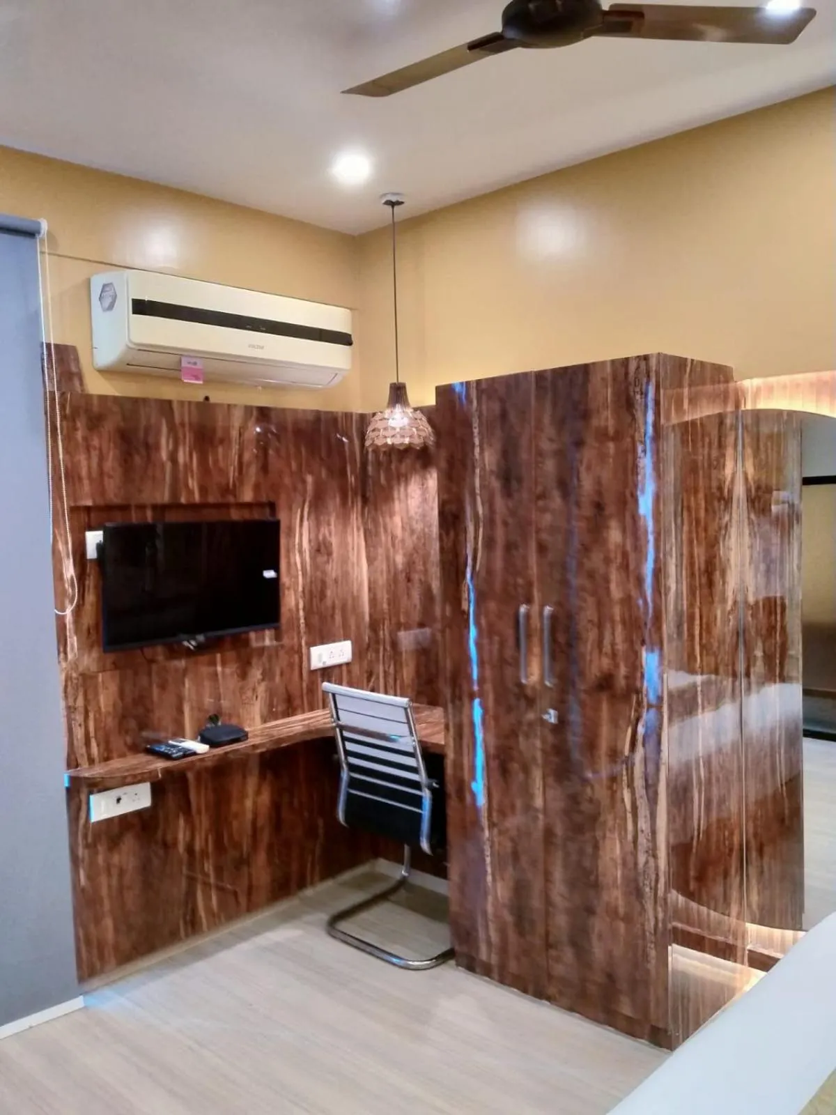 TV and multimedia in The Origin Suites DLF MY PAD