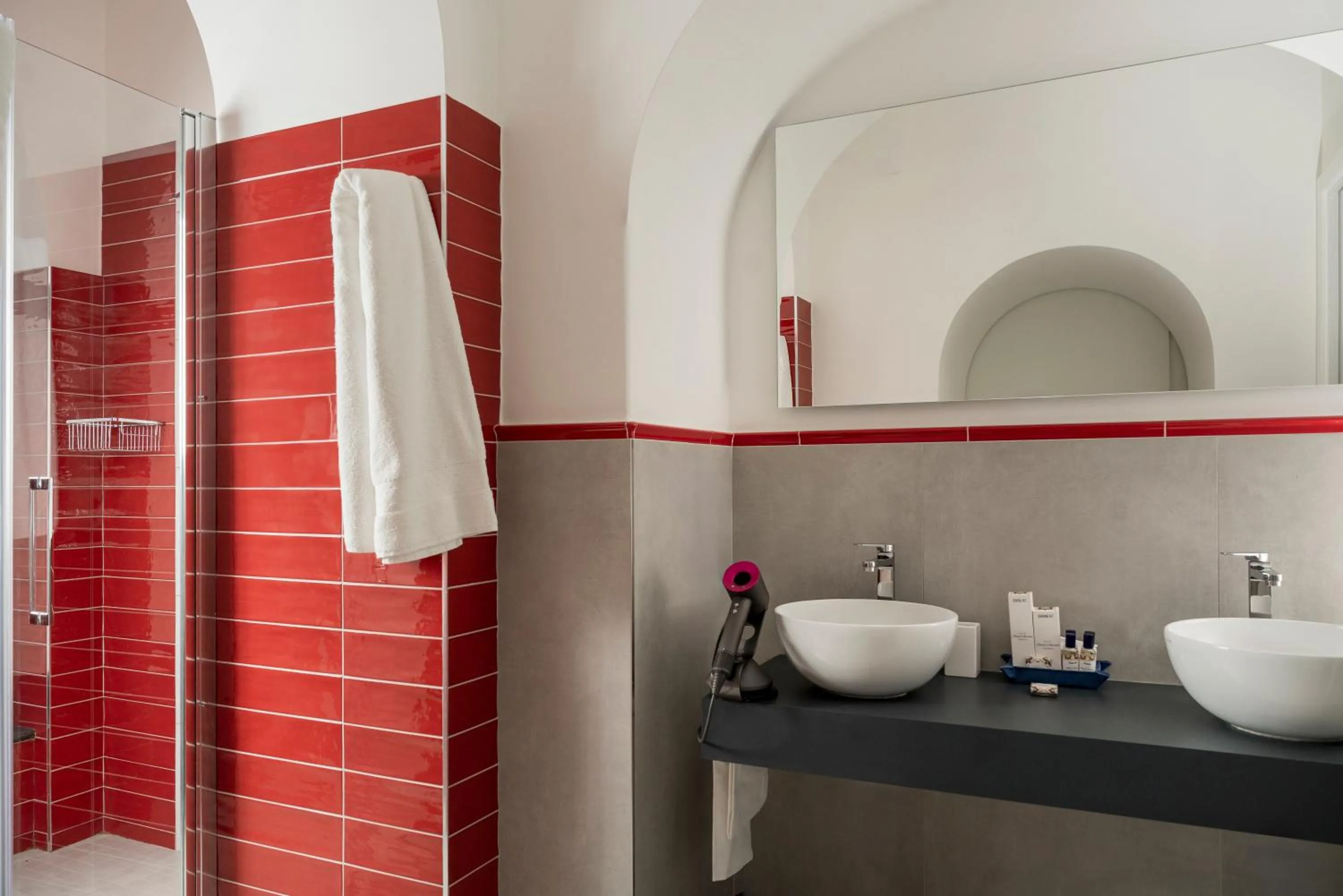 Bathroom in Hotel Savoia