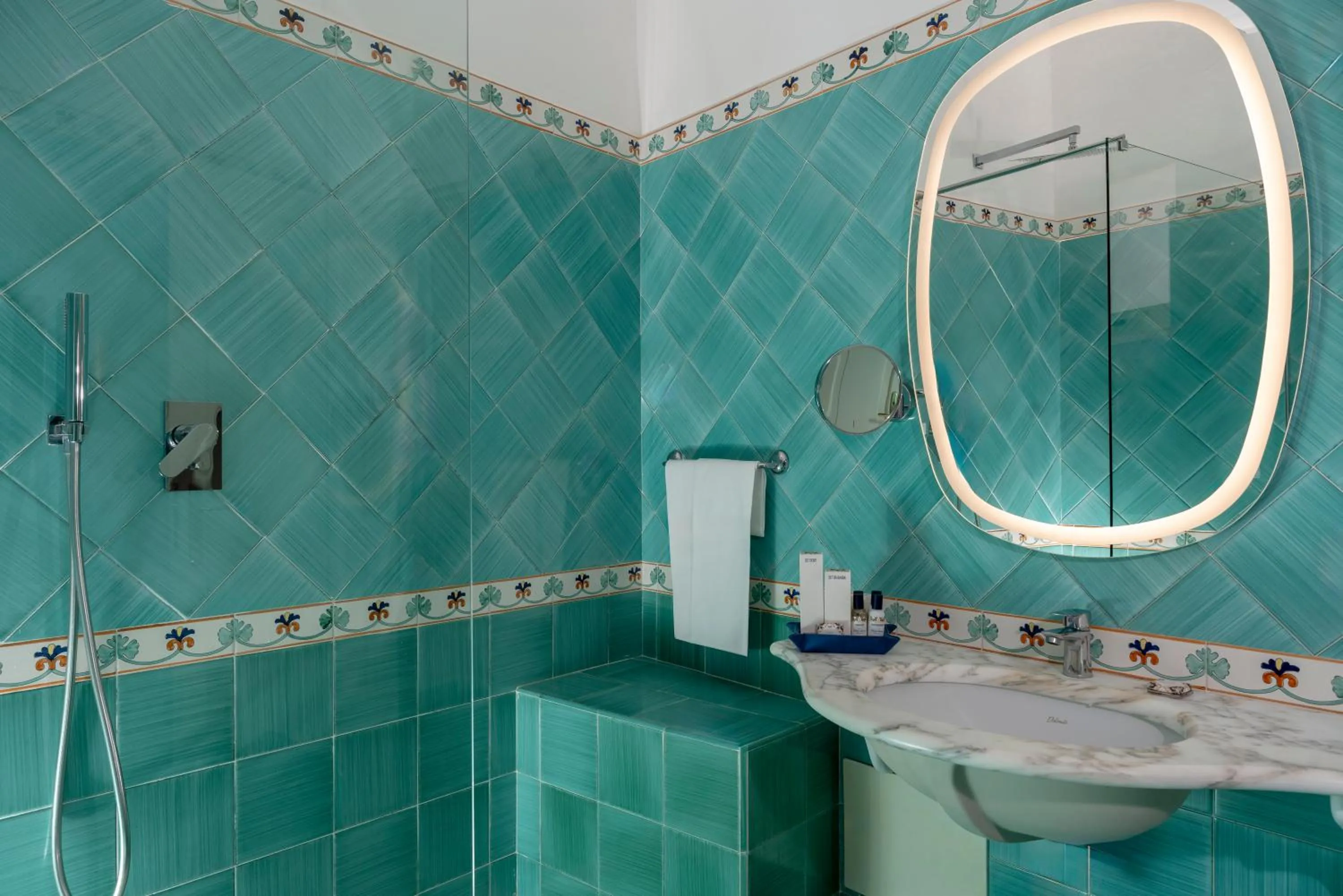 Bathroom in Hotel Savoia