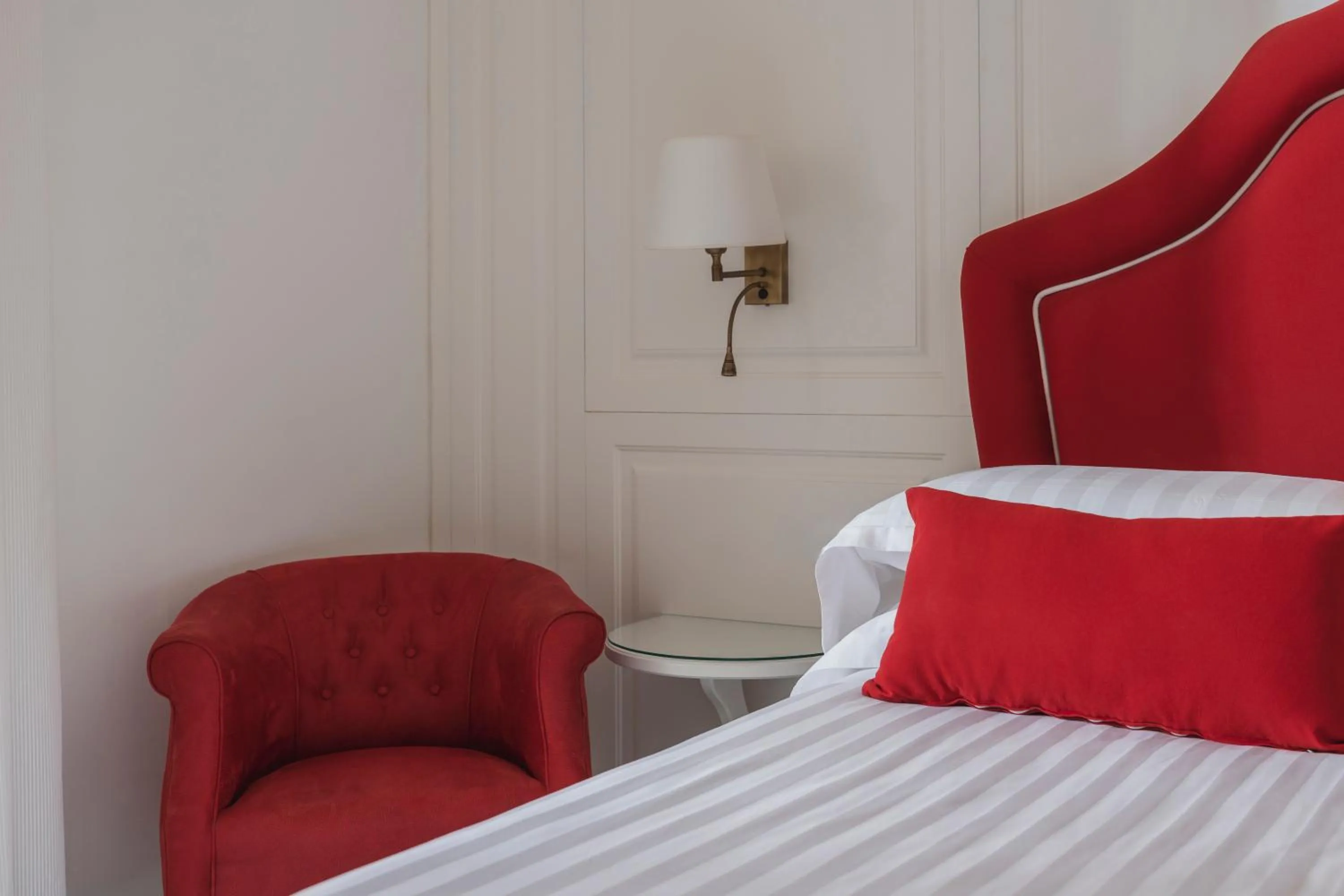 Decorative detail, Bed in Hotel Savoia