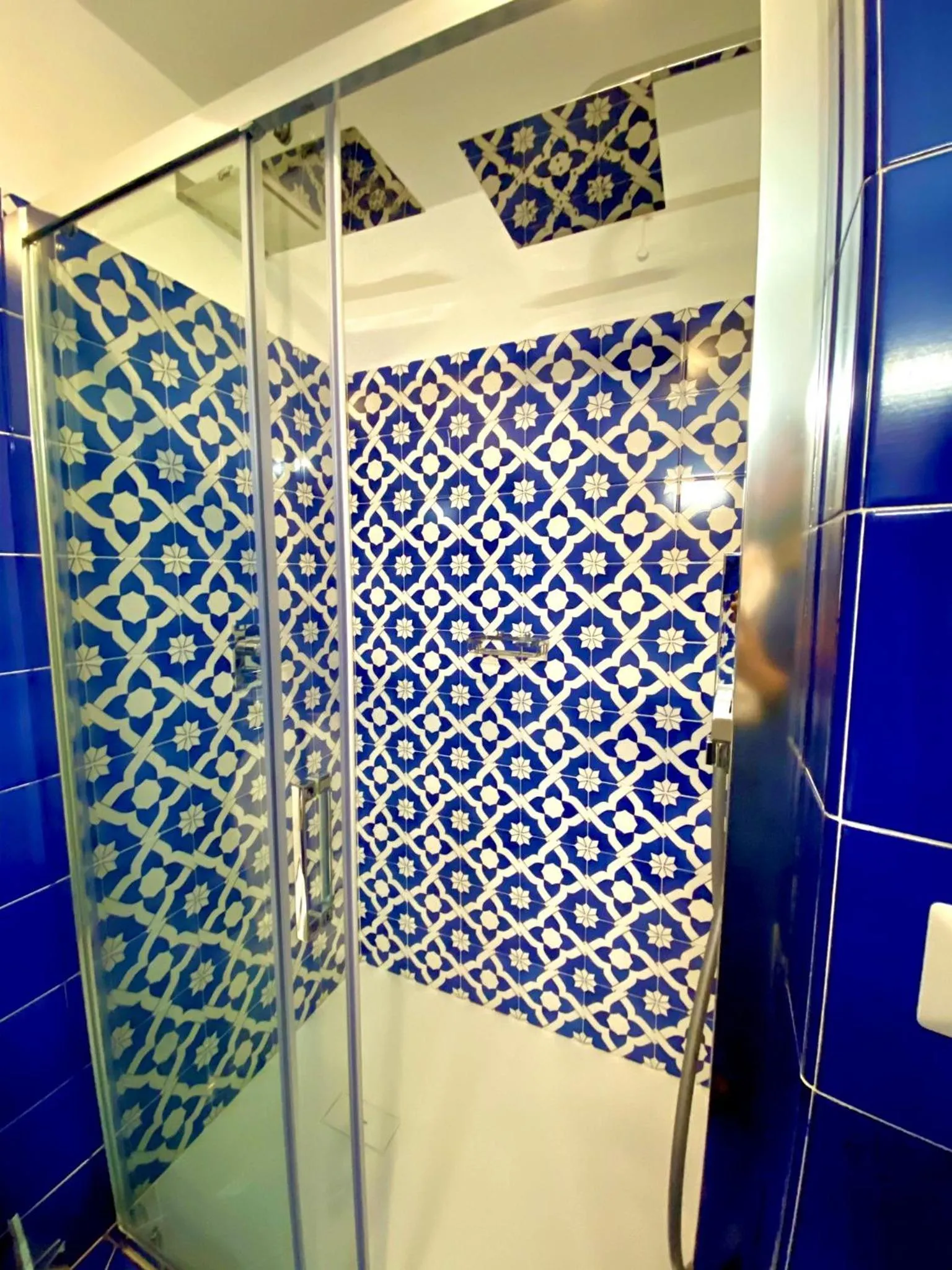 Bathroom in Hotel Savoia