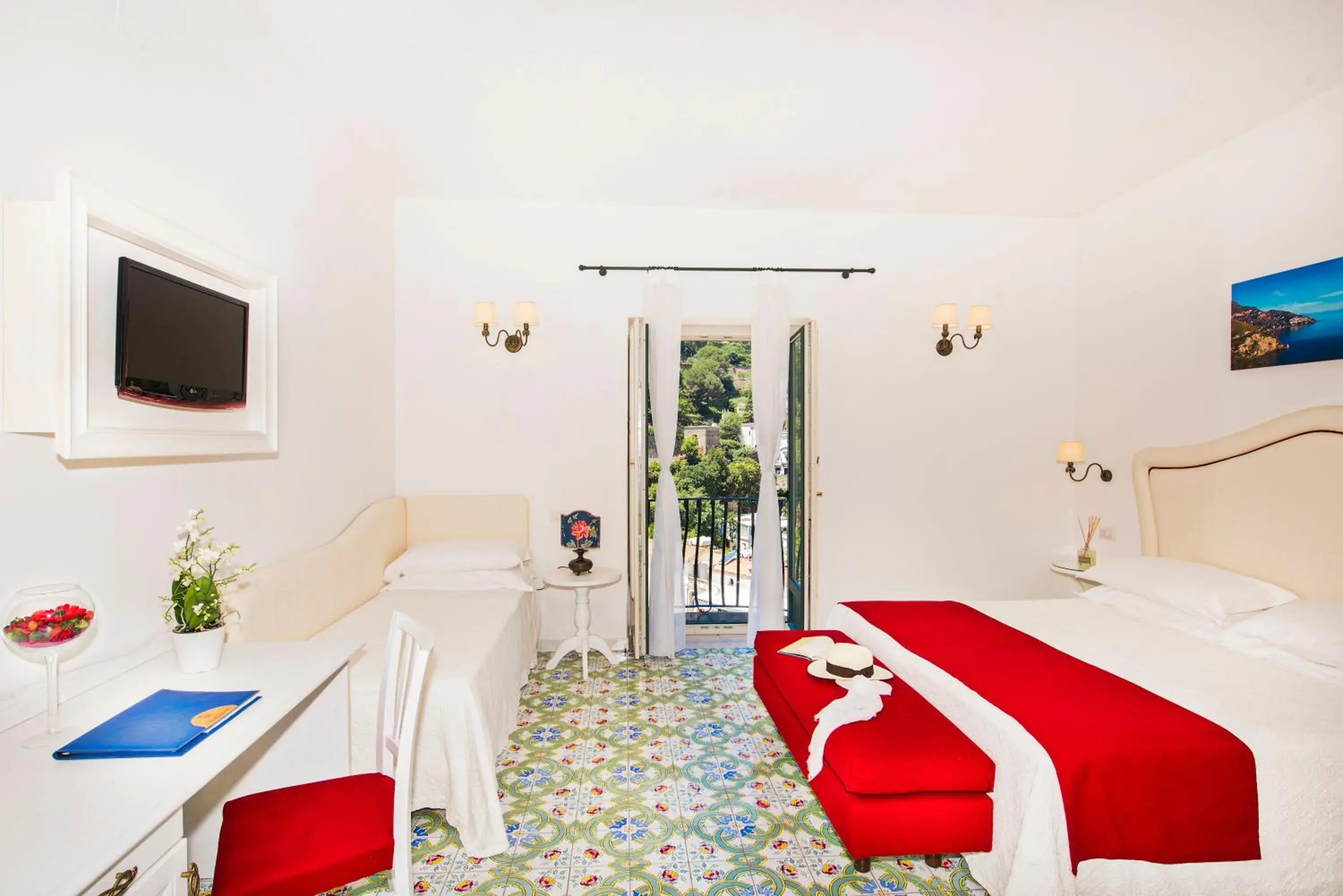 Triple Room in Hotel Savoia Triple Room in Hotel Savoia