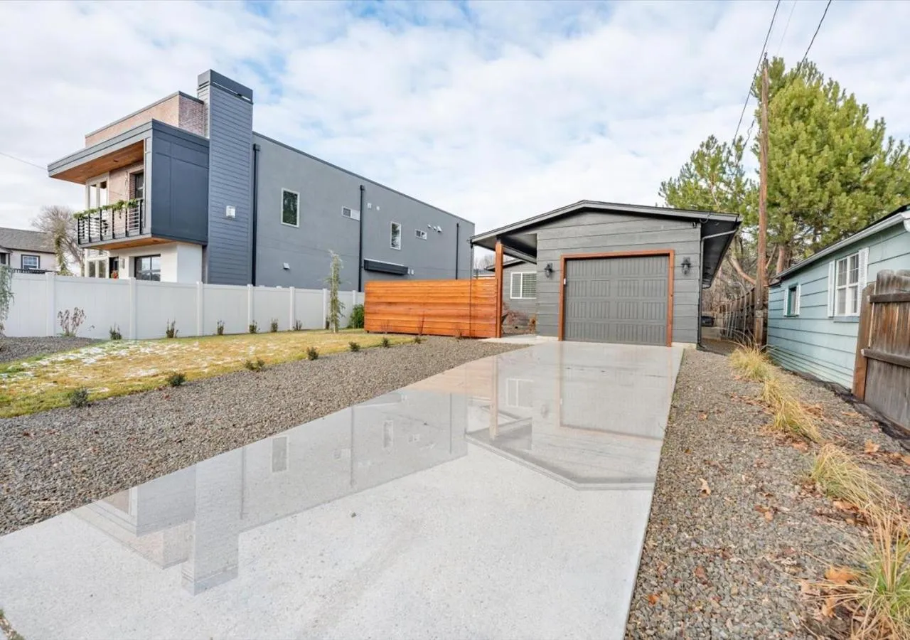 Garden in Mid Century Modern Boise-River Bungalow w/ Hot Tub