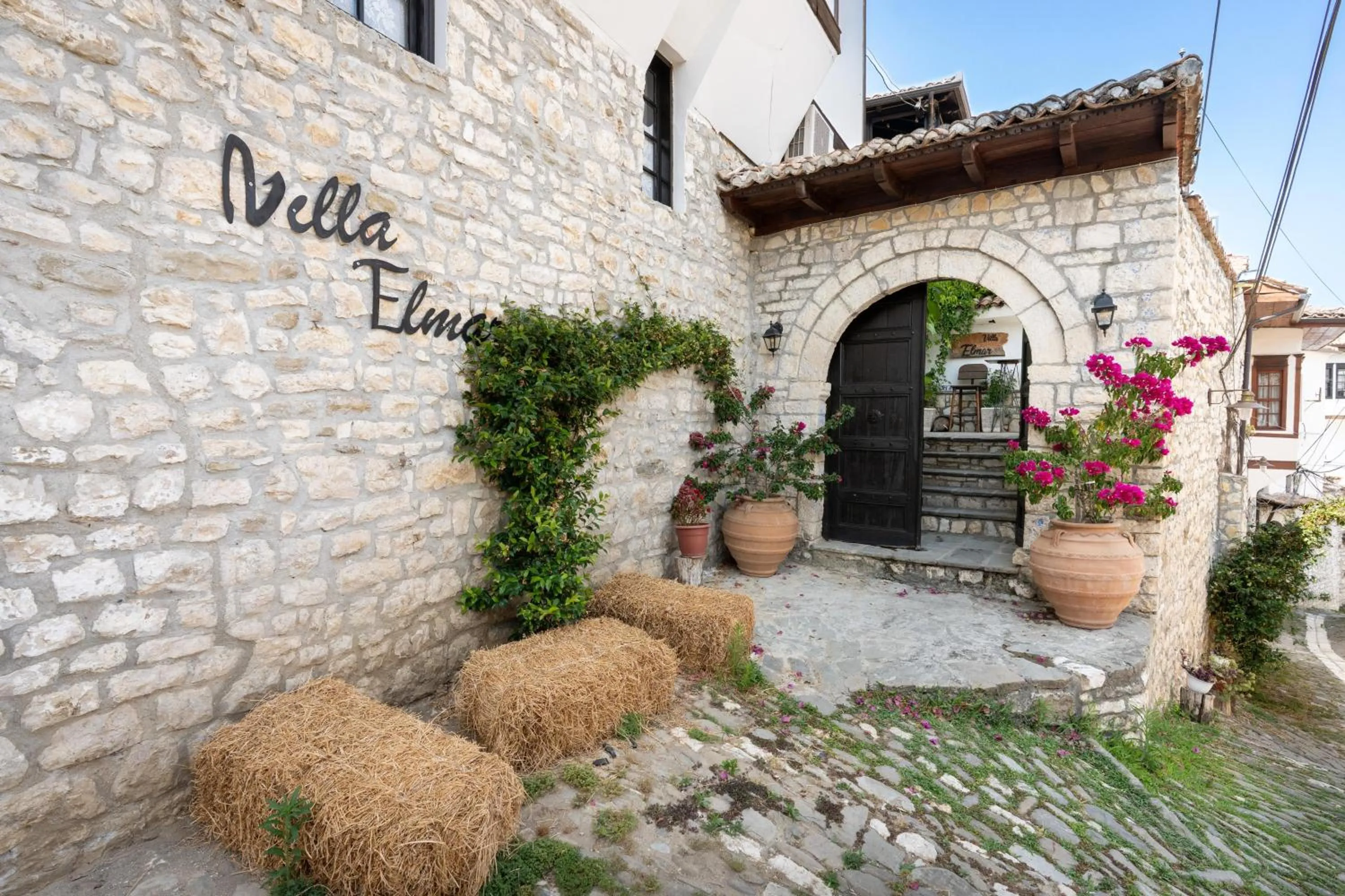 Property building in Villa ELMAR