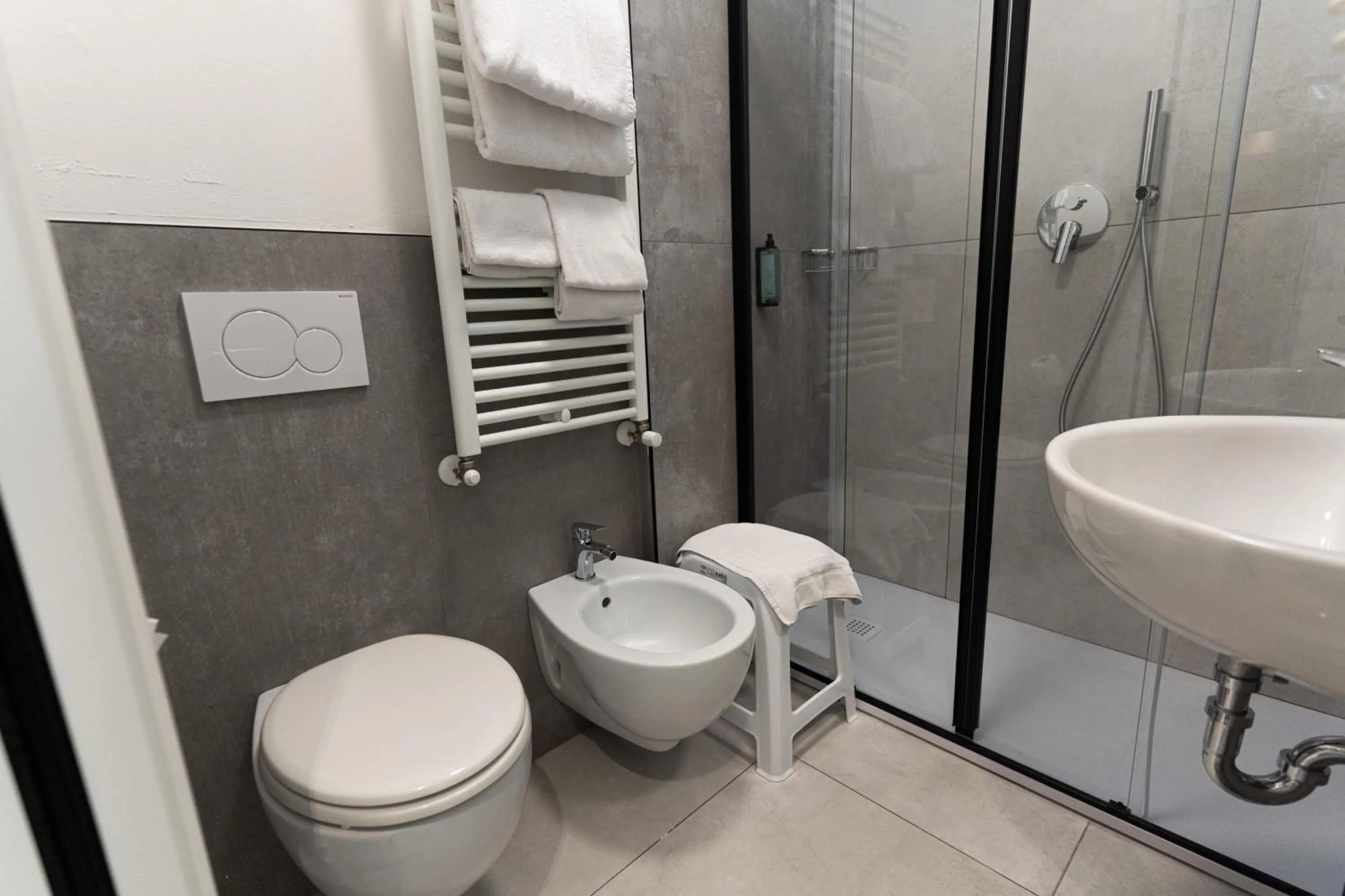 Bathroom in Hotel Romagna