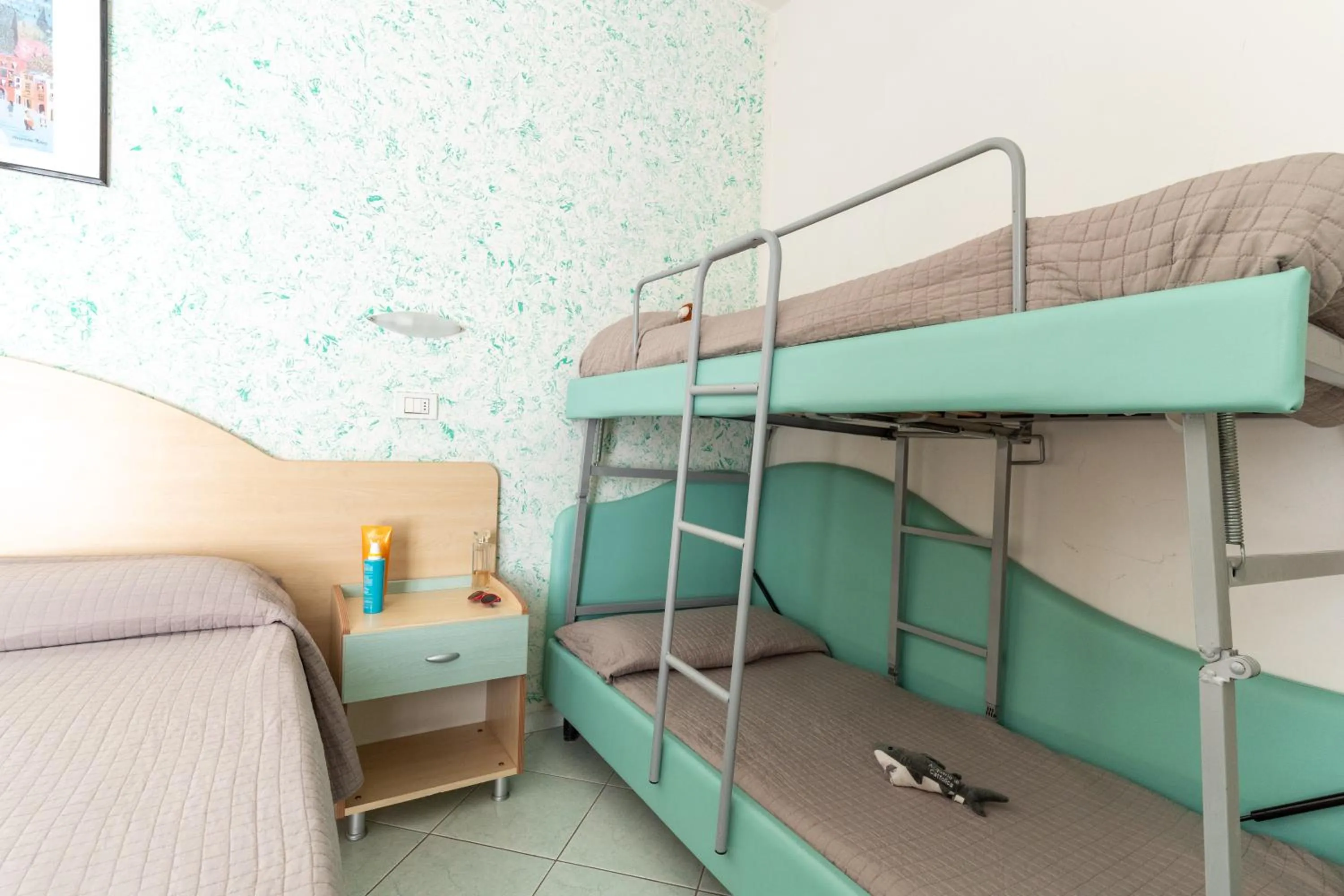 bunk bed, Bed in Hotel Romagna