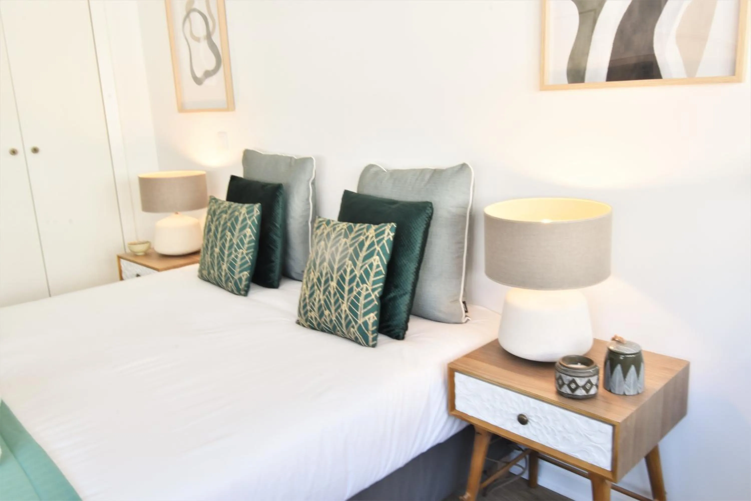 Decorative detail, Bed in Sophia Studios