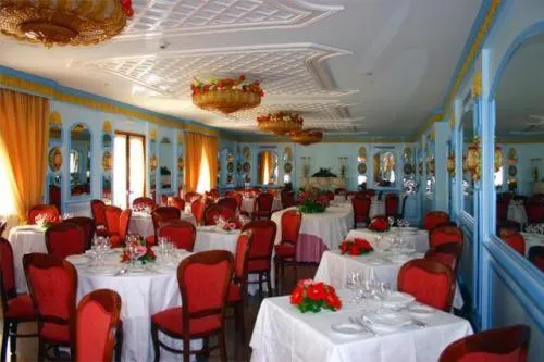 Restaurant/places to eat in Hotel Eliseo Park's