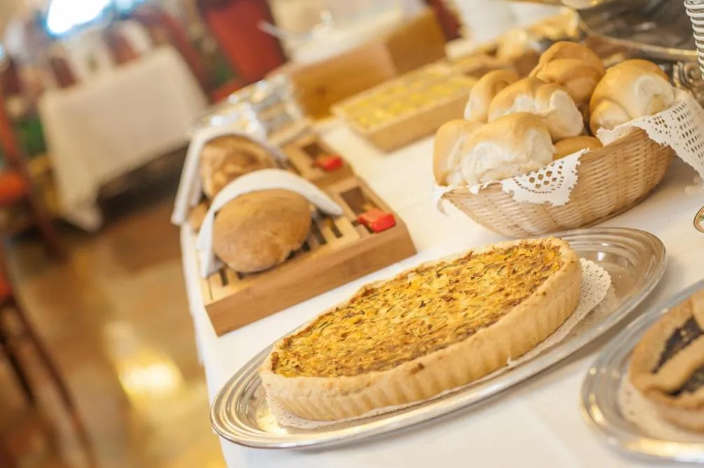 Restaurant/places to eat in Hotel Eliseo Park's