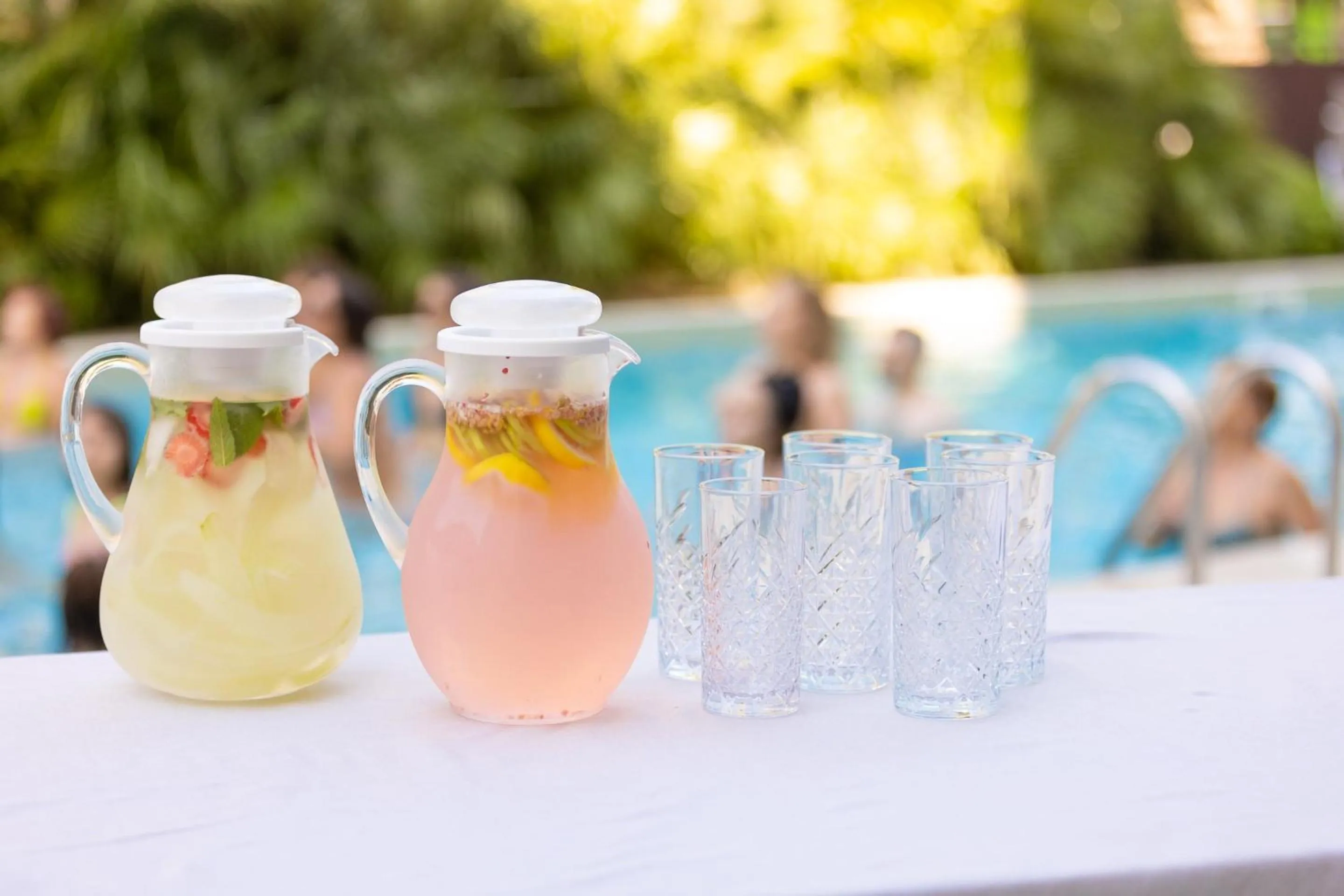 Swimming pool in Hotel Continental
