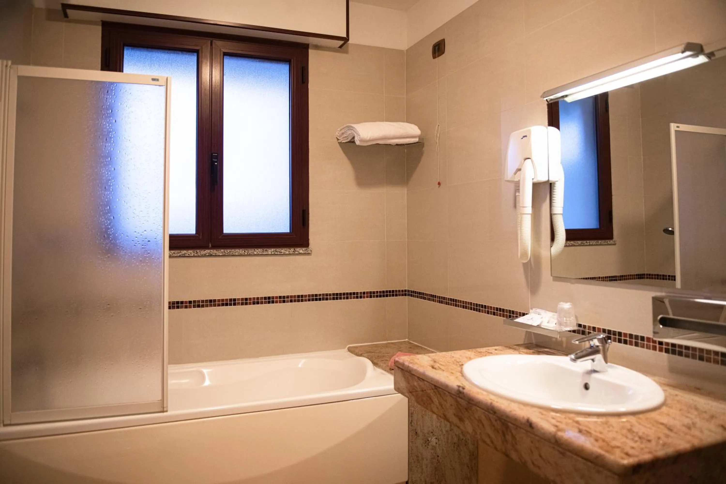 Shower in Hotel Califfo