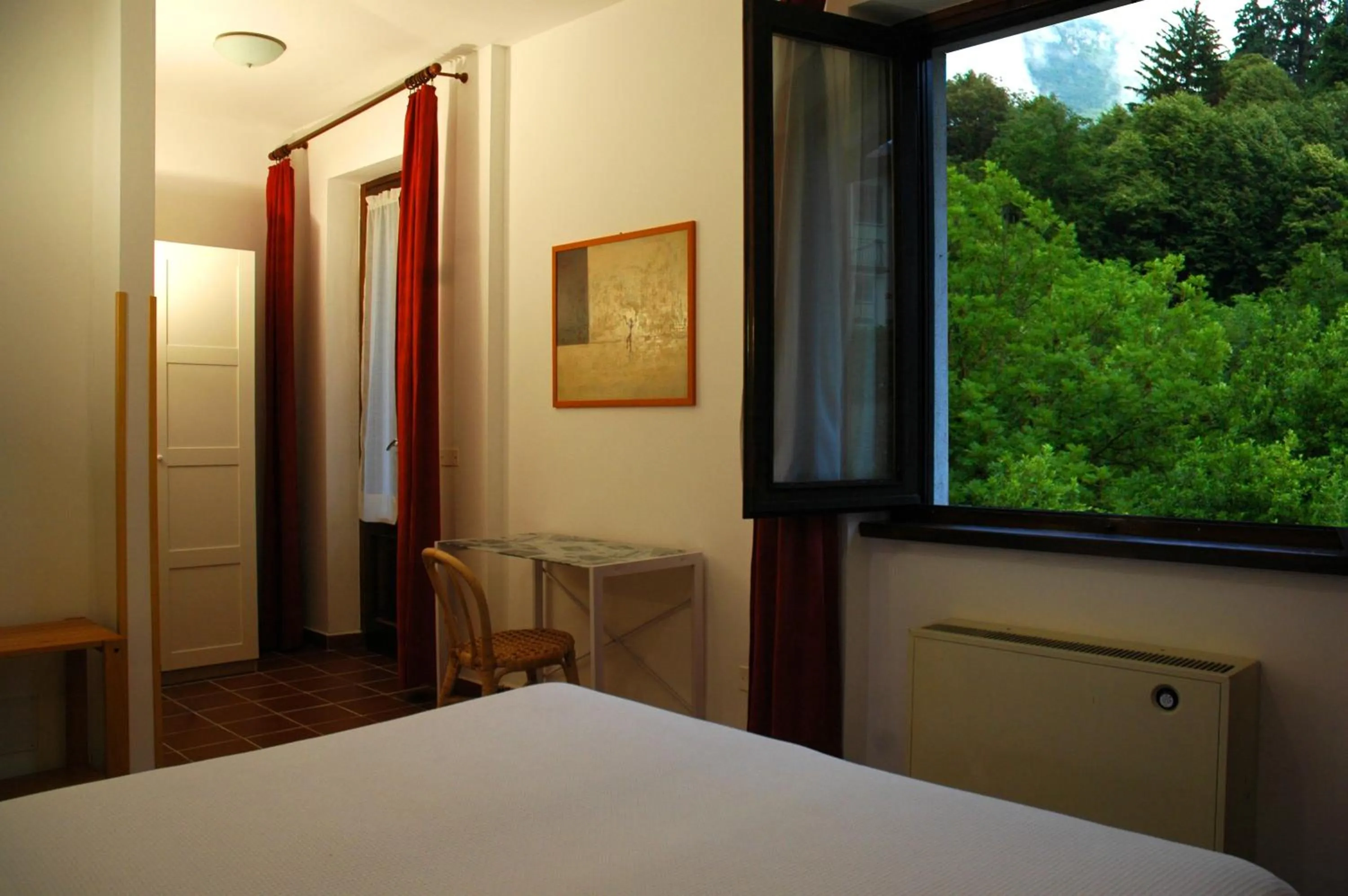 Balcony/Terrace, Bed in Hotel Sonenga