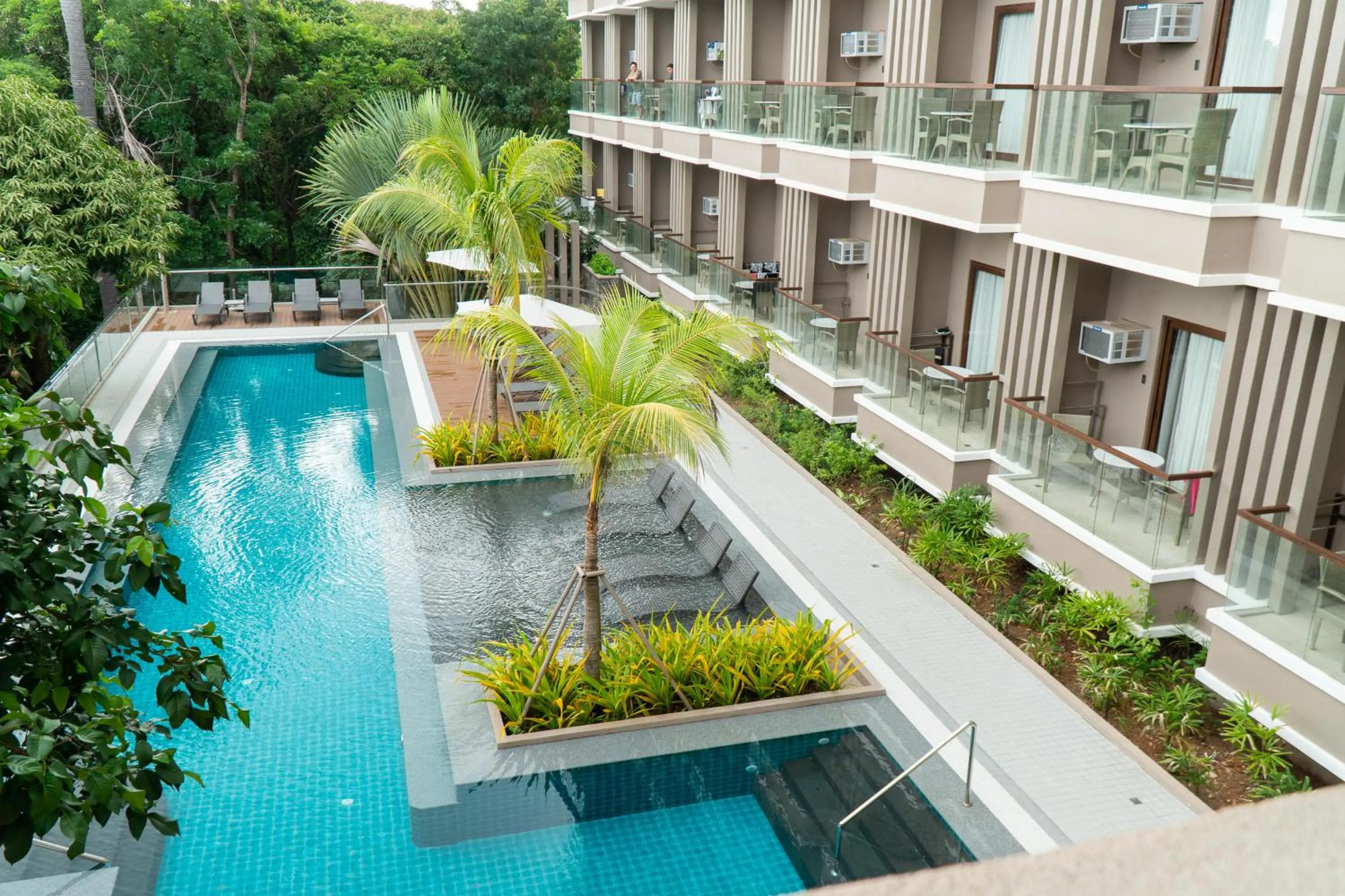 Swimming pool in Zuri Resort