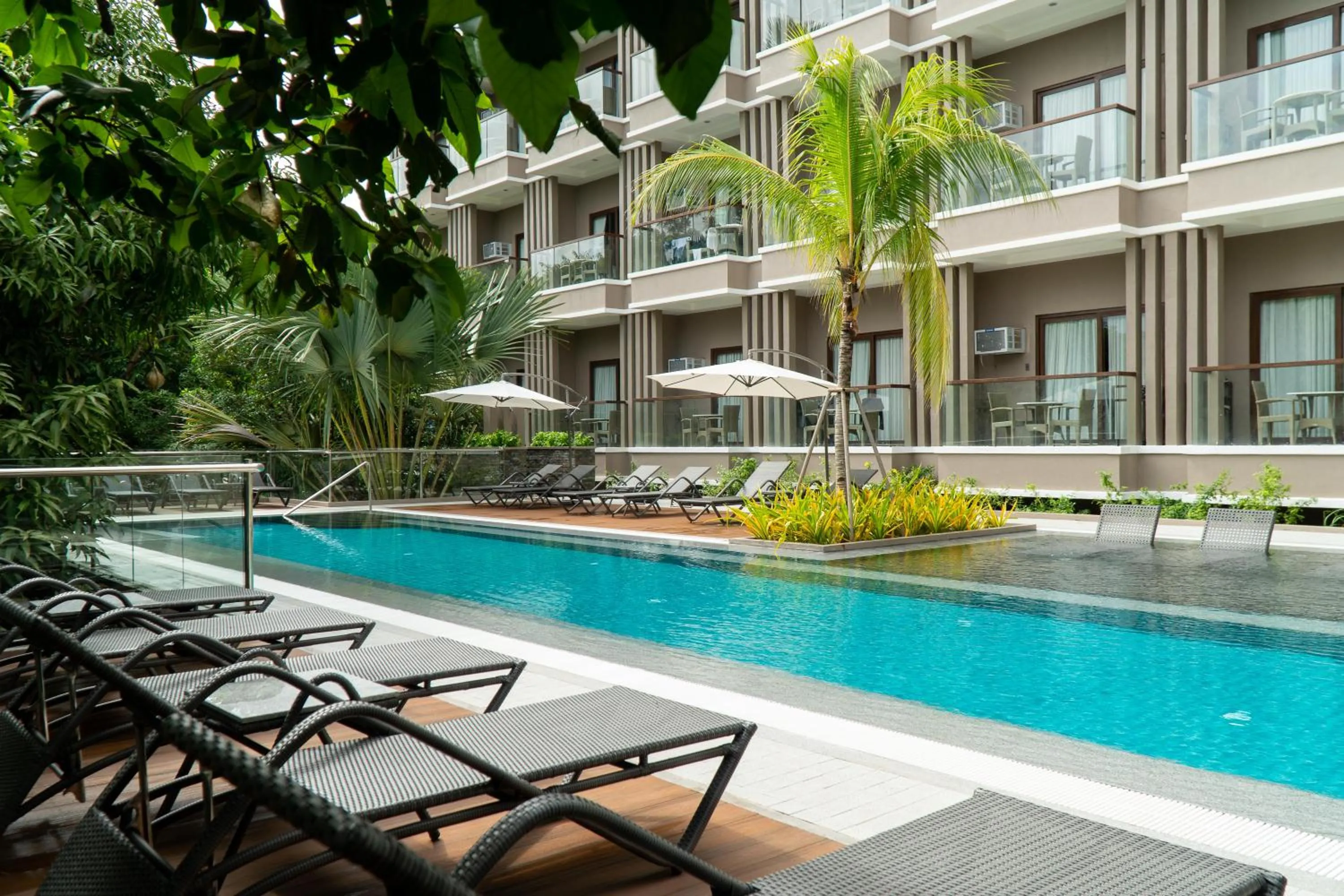 Swimming pool in Zuri Resort