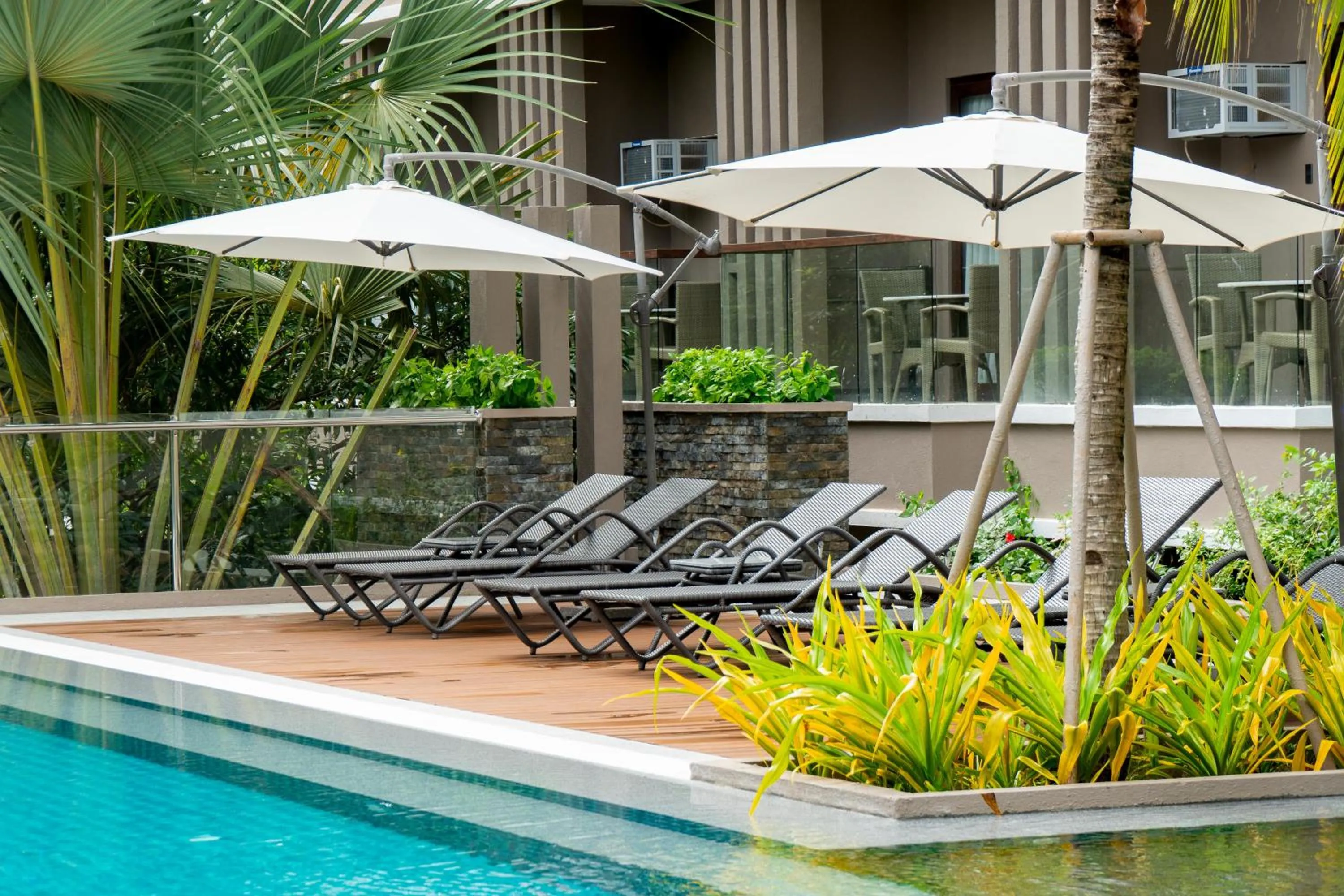 Swimming pool in Zuri Resort