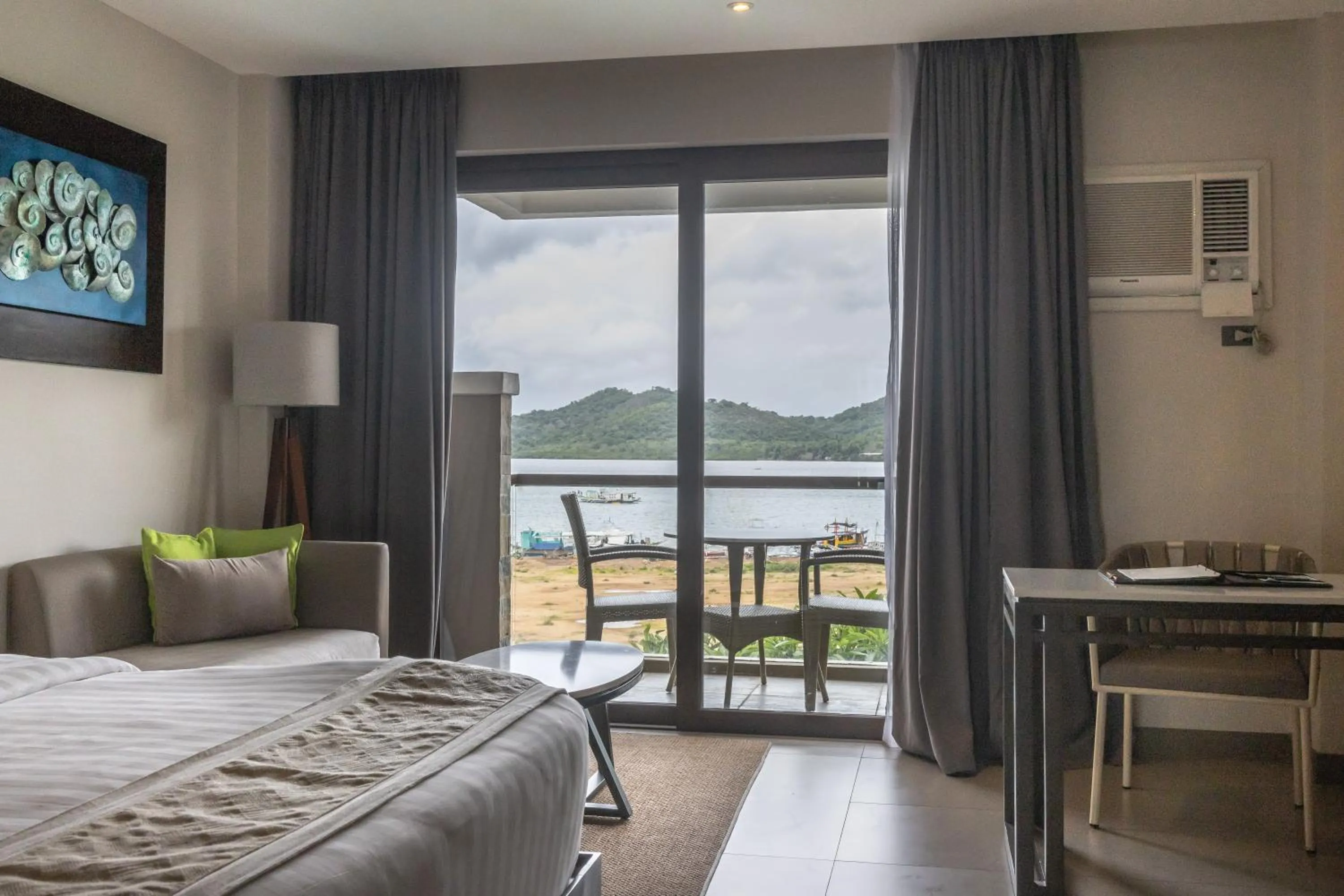 Photo of the whole room, Bed in Zuri Resort