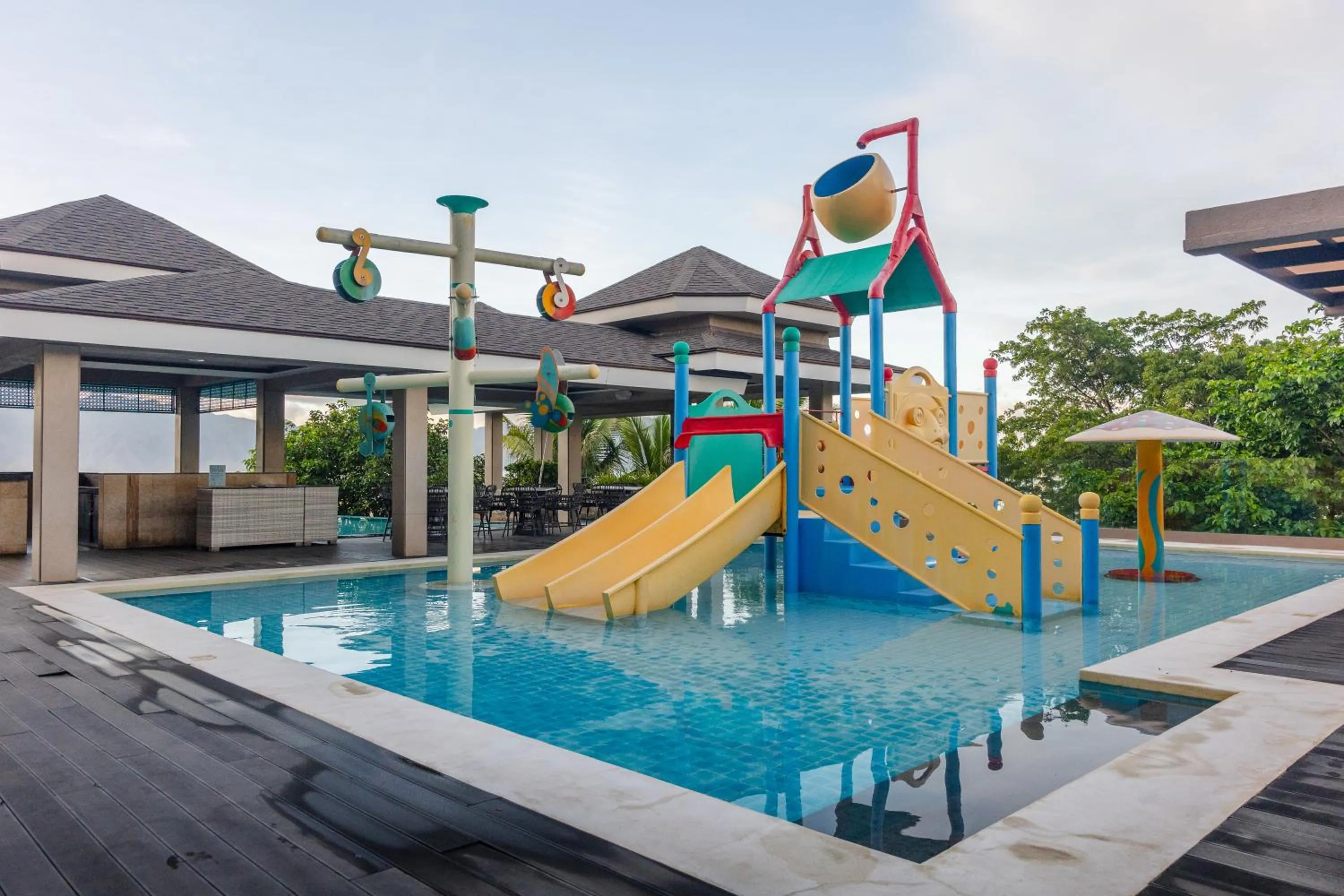 Swimming pool in Zuri Resort