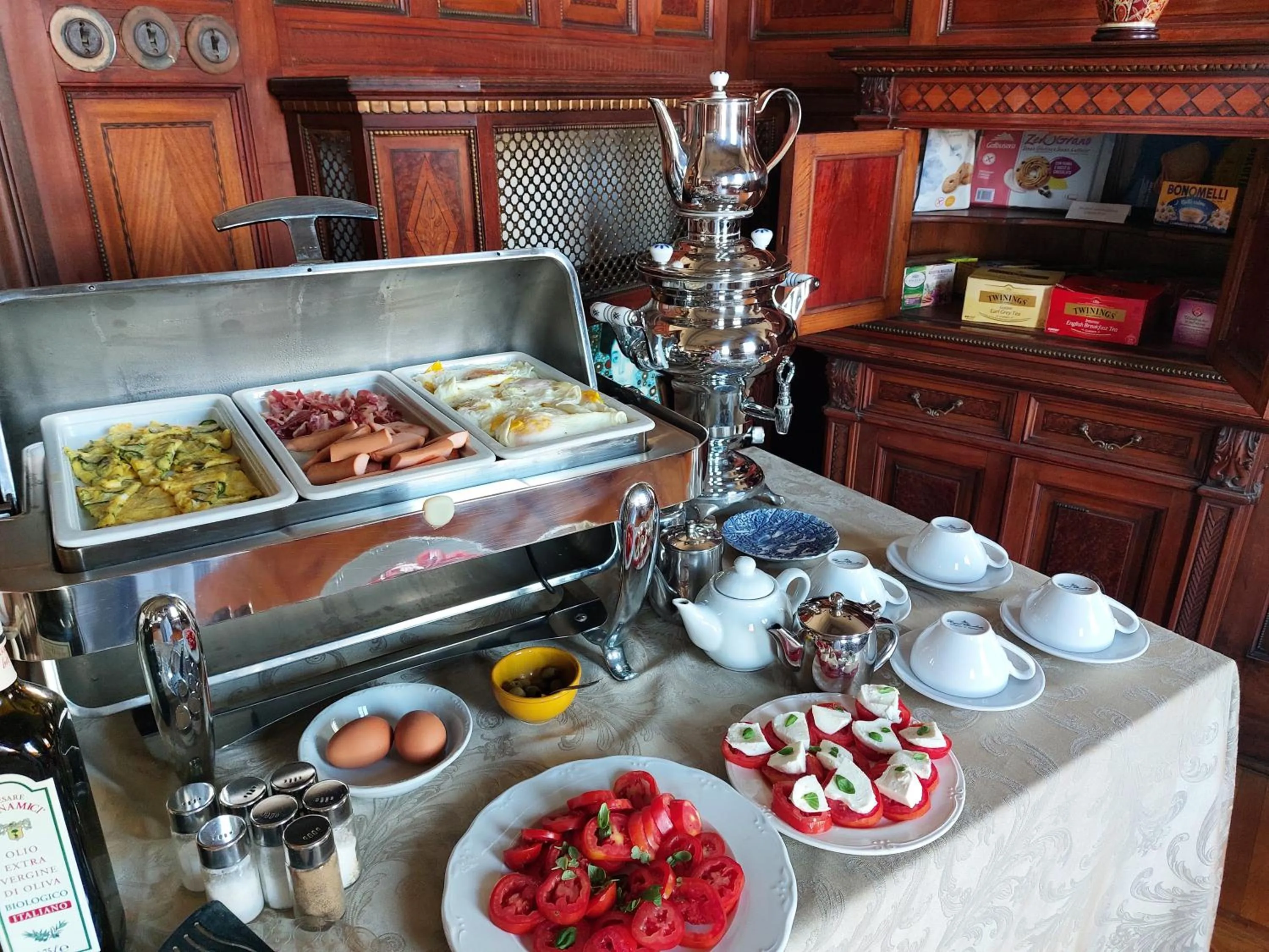 Breakfast in Villa Tina Hotel