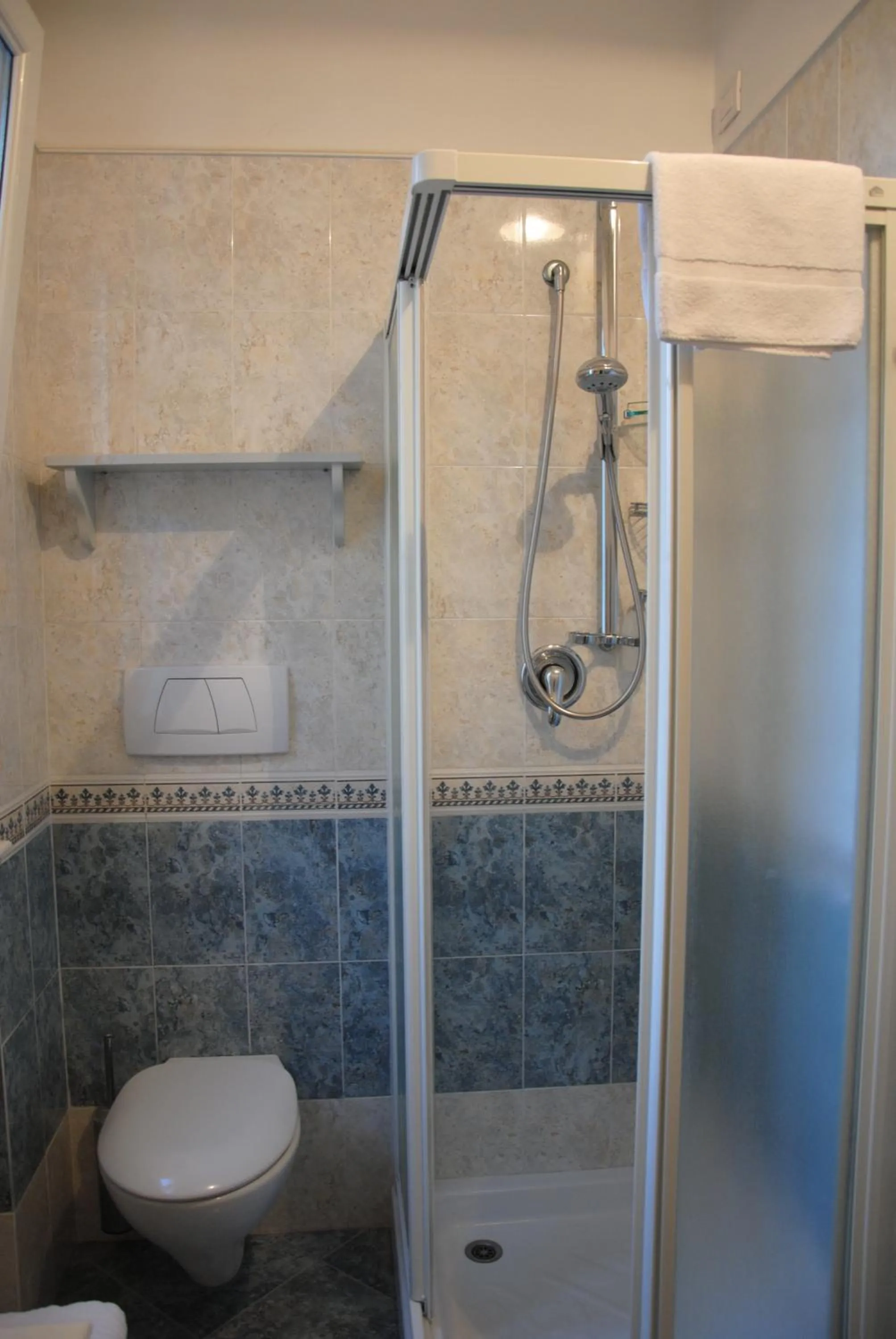 Shower in Villa Tina Hotel