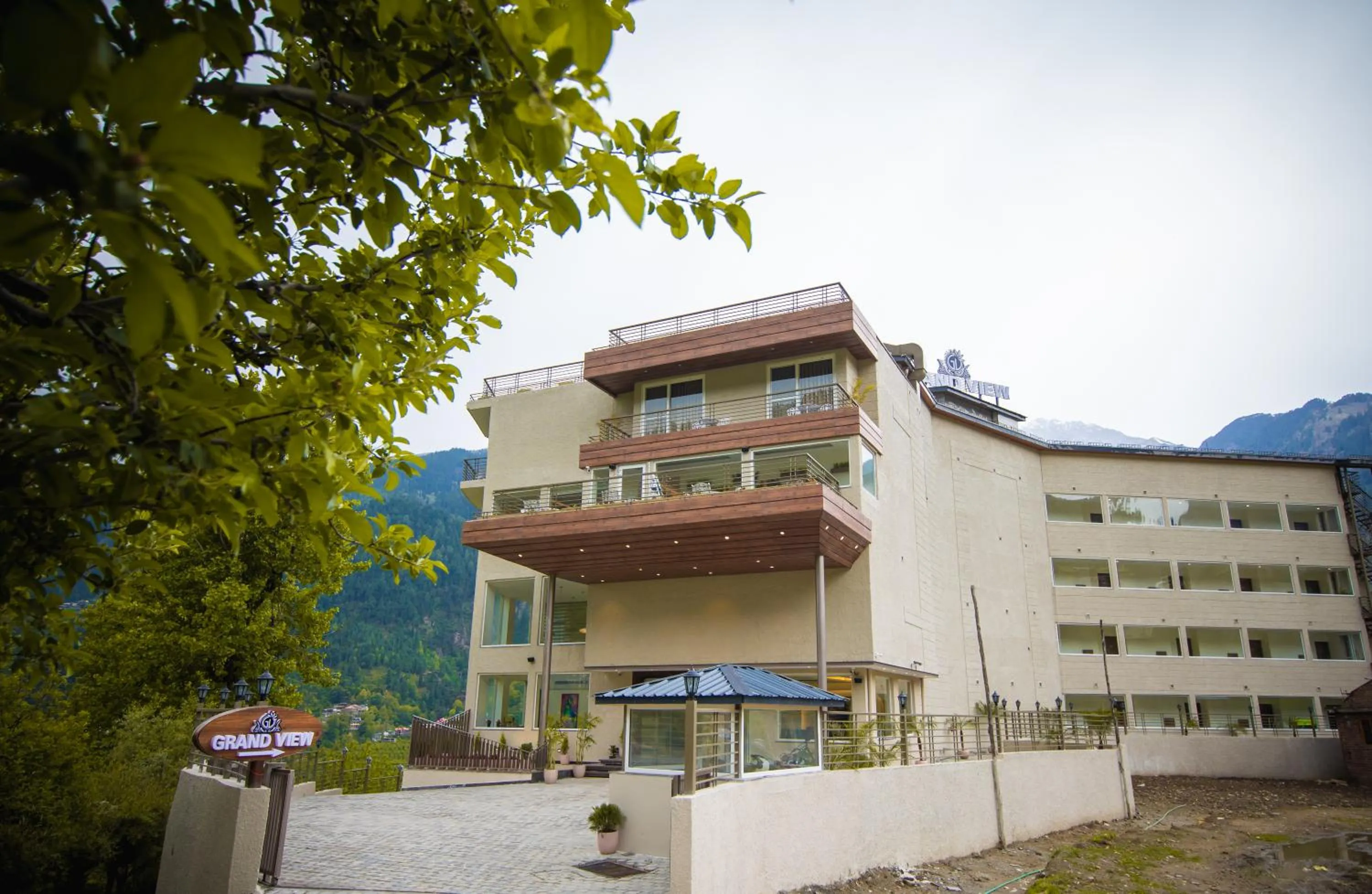 Property building in juSTa Grand View Resort & Spa, Manali