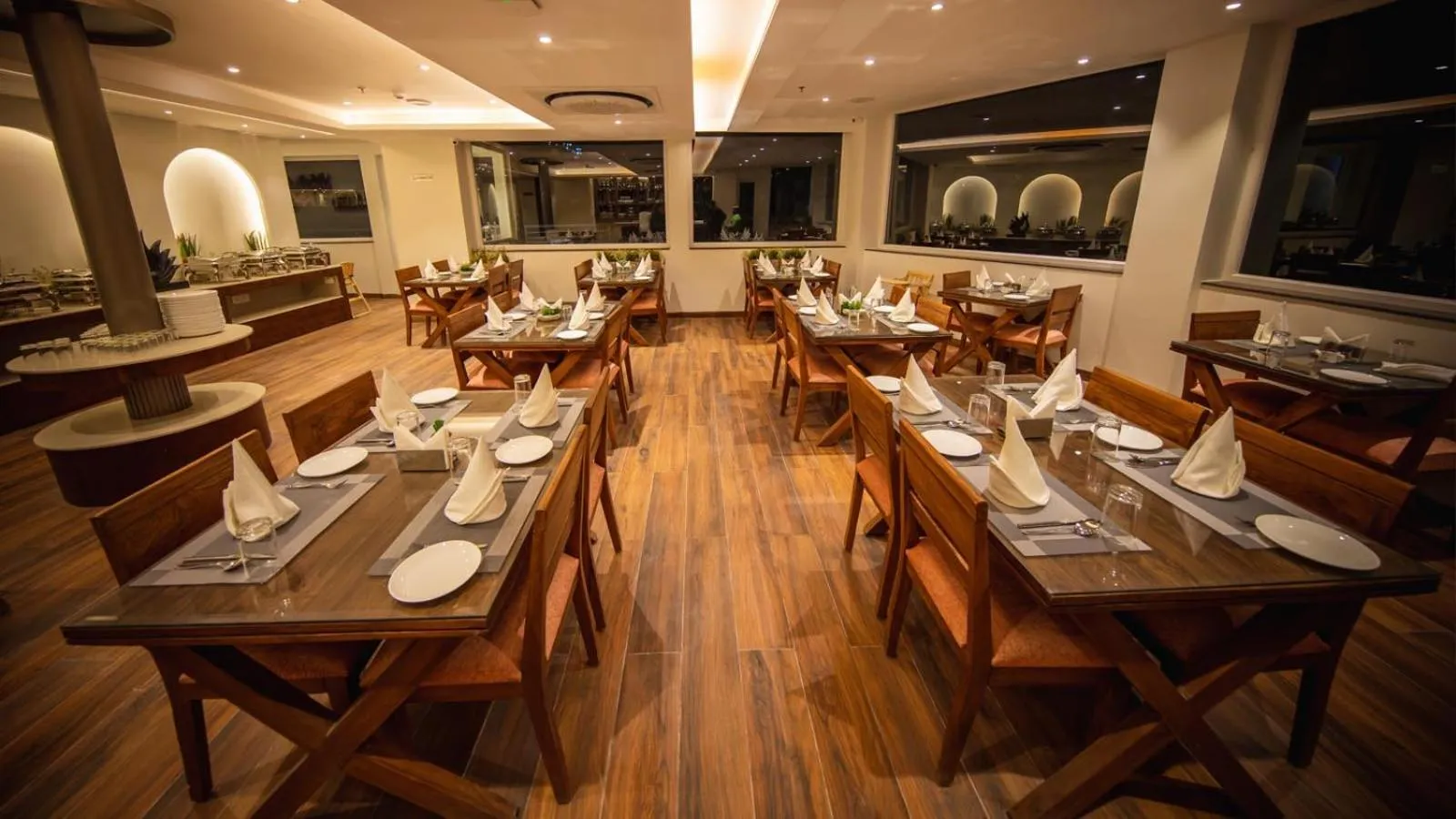 Restaurant/places to eat in juSTa Grand View Resort & Spa, Manali