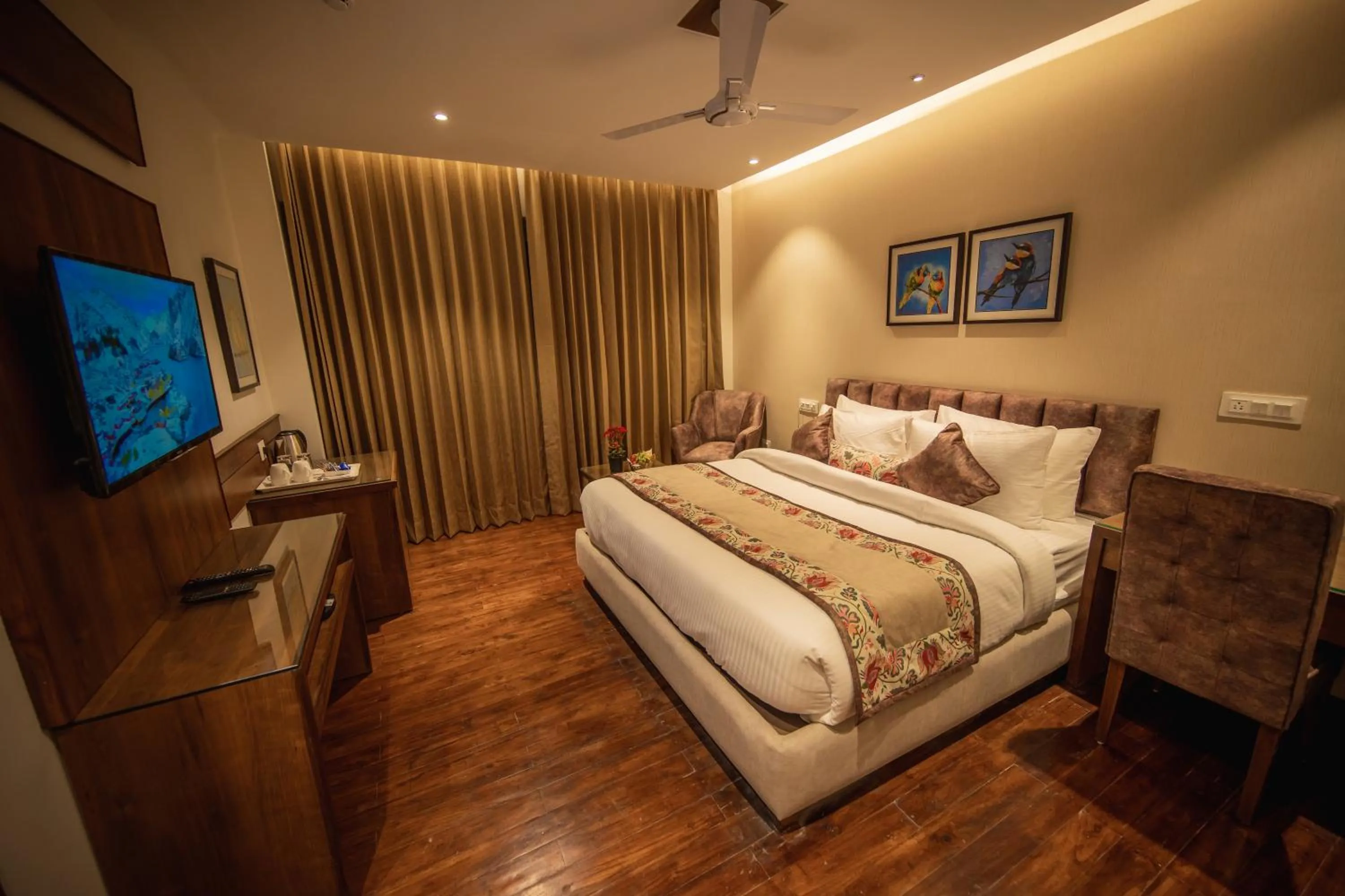 Bed in juSTa Grand View Resort & Spa, Manali