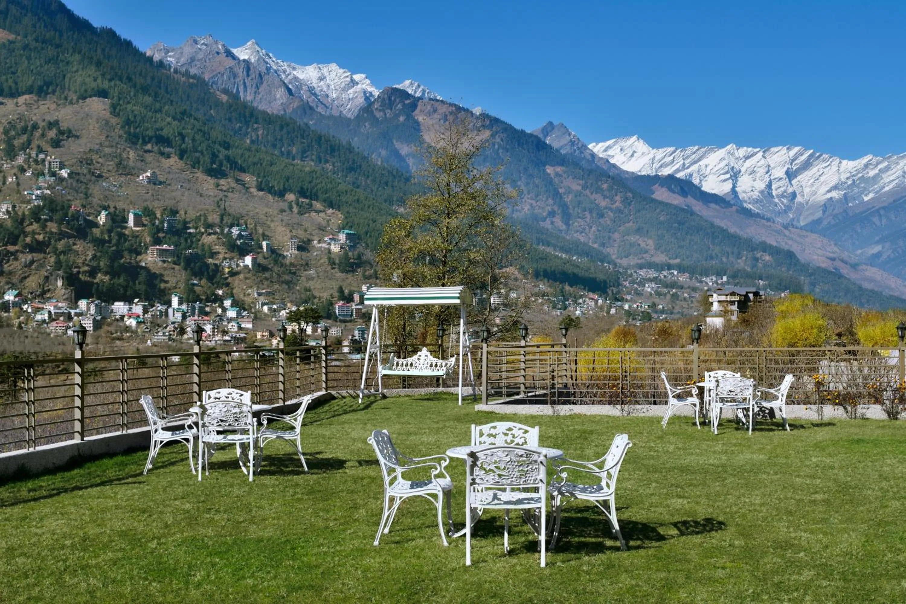 Garden in juSTa Grand View Resort & Spa, Manali