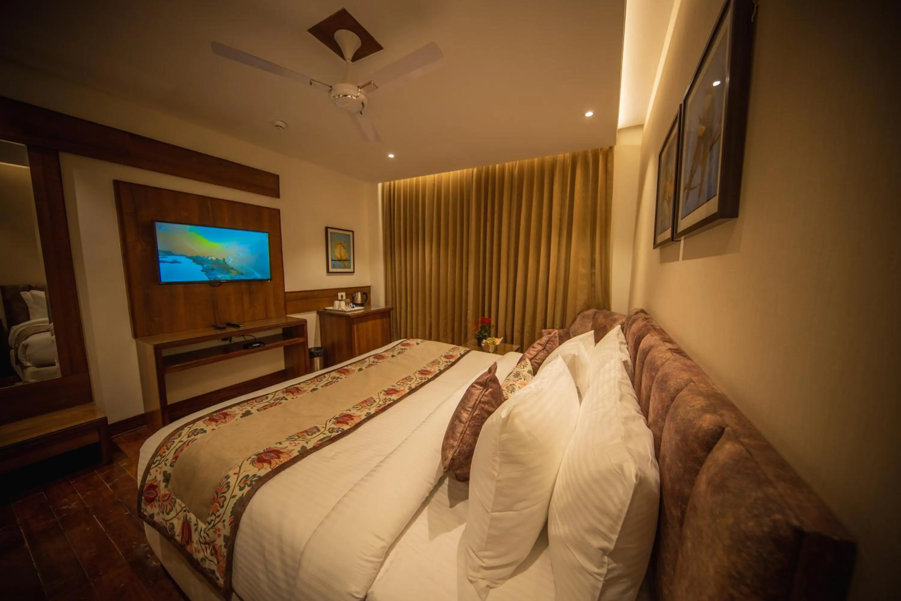Bed in juSTa Grand View Resort & Spa, Manali
