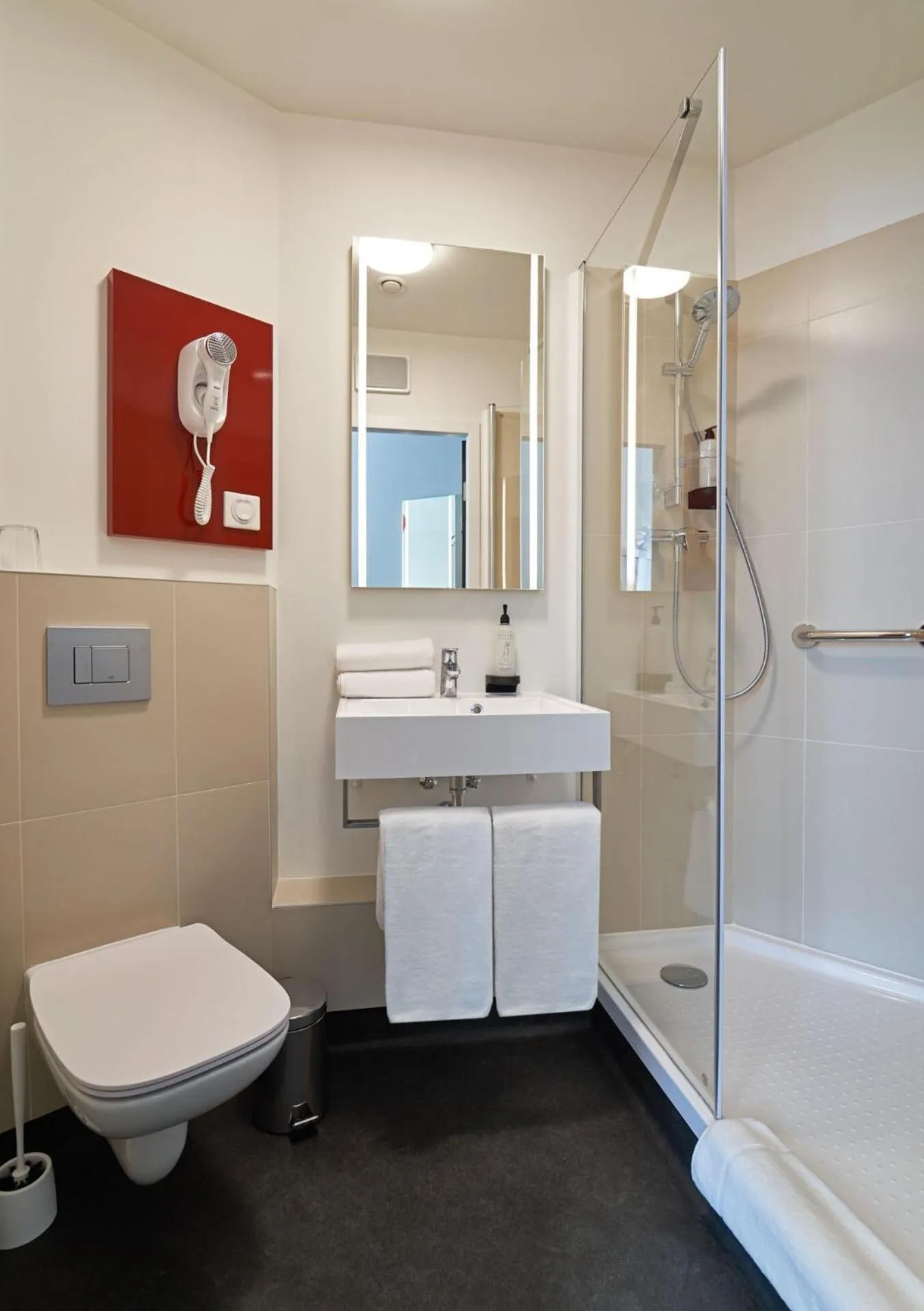 Bathroom in B&B Hotel Poznań Old Town