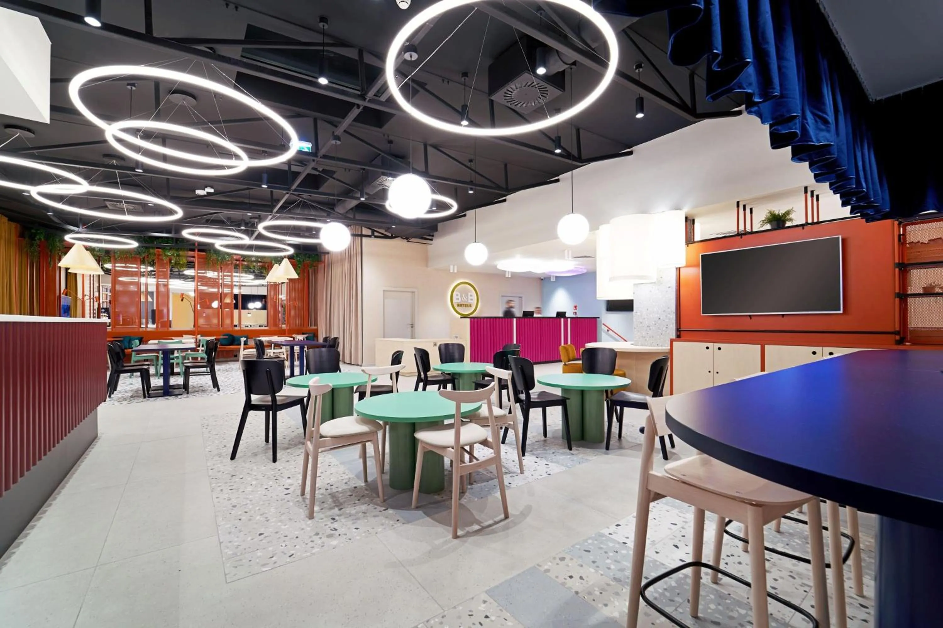 Lobby or reception in B&B Hotel Poznań Old Town