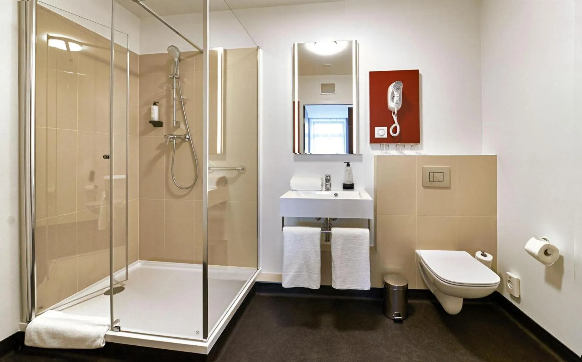 Bathroom in B&B Hotel Poznań Old Town