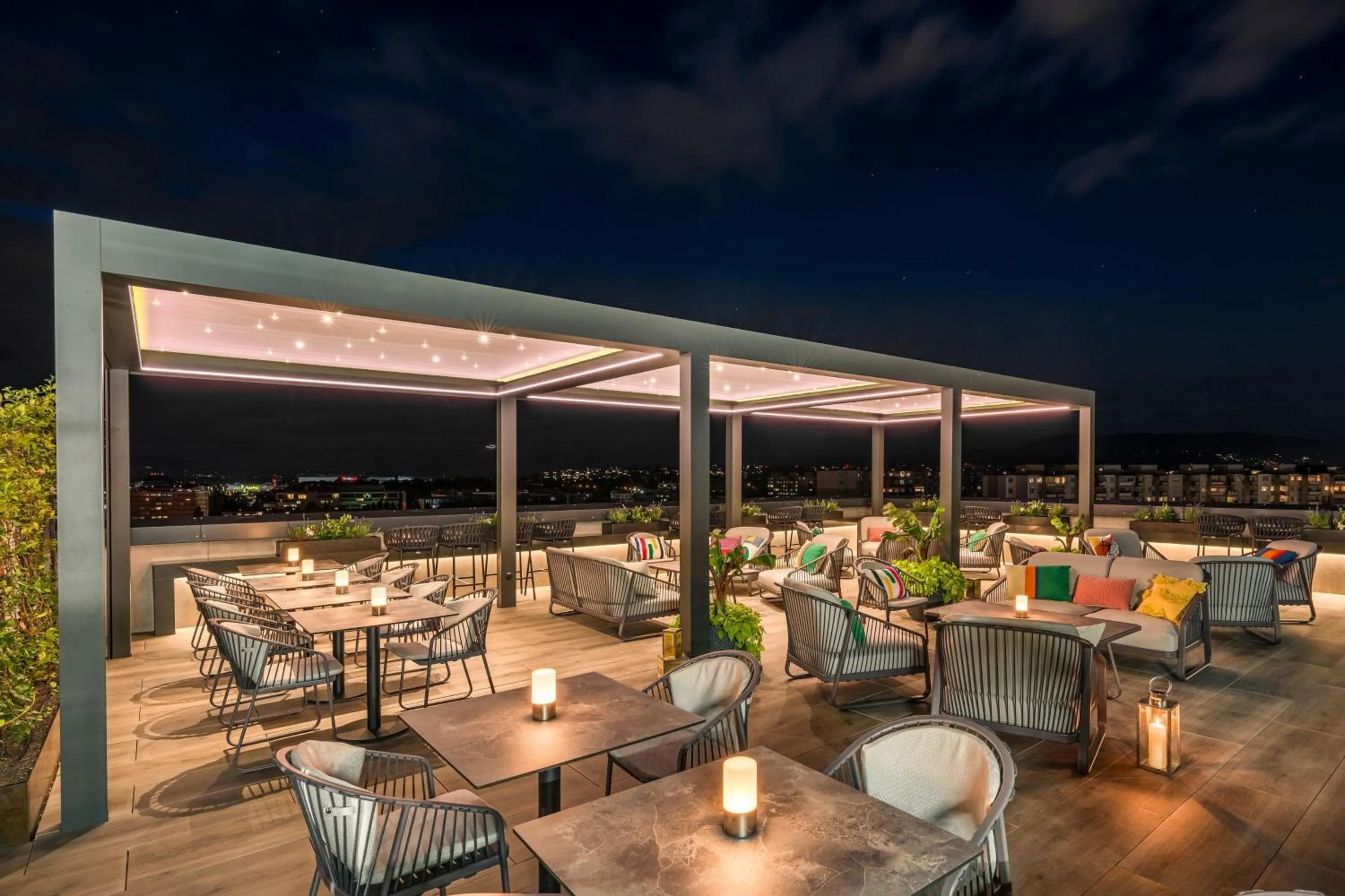 Restaurant/places to eat in Geneva Marriott Hotel