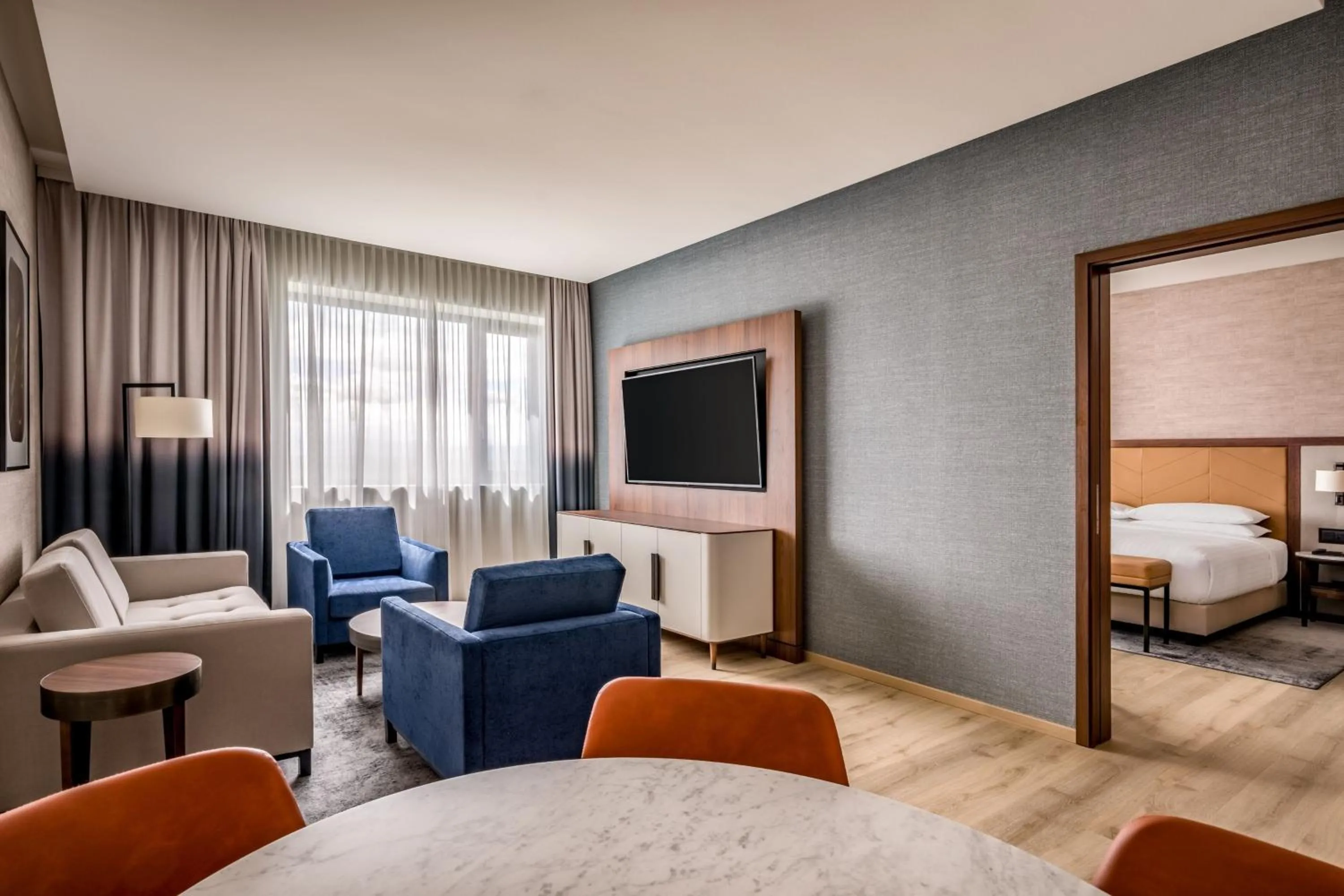 Bedroom, Bed in Geneva Marriott Hotel