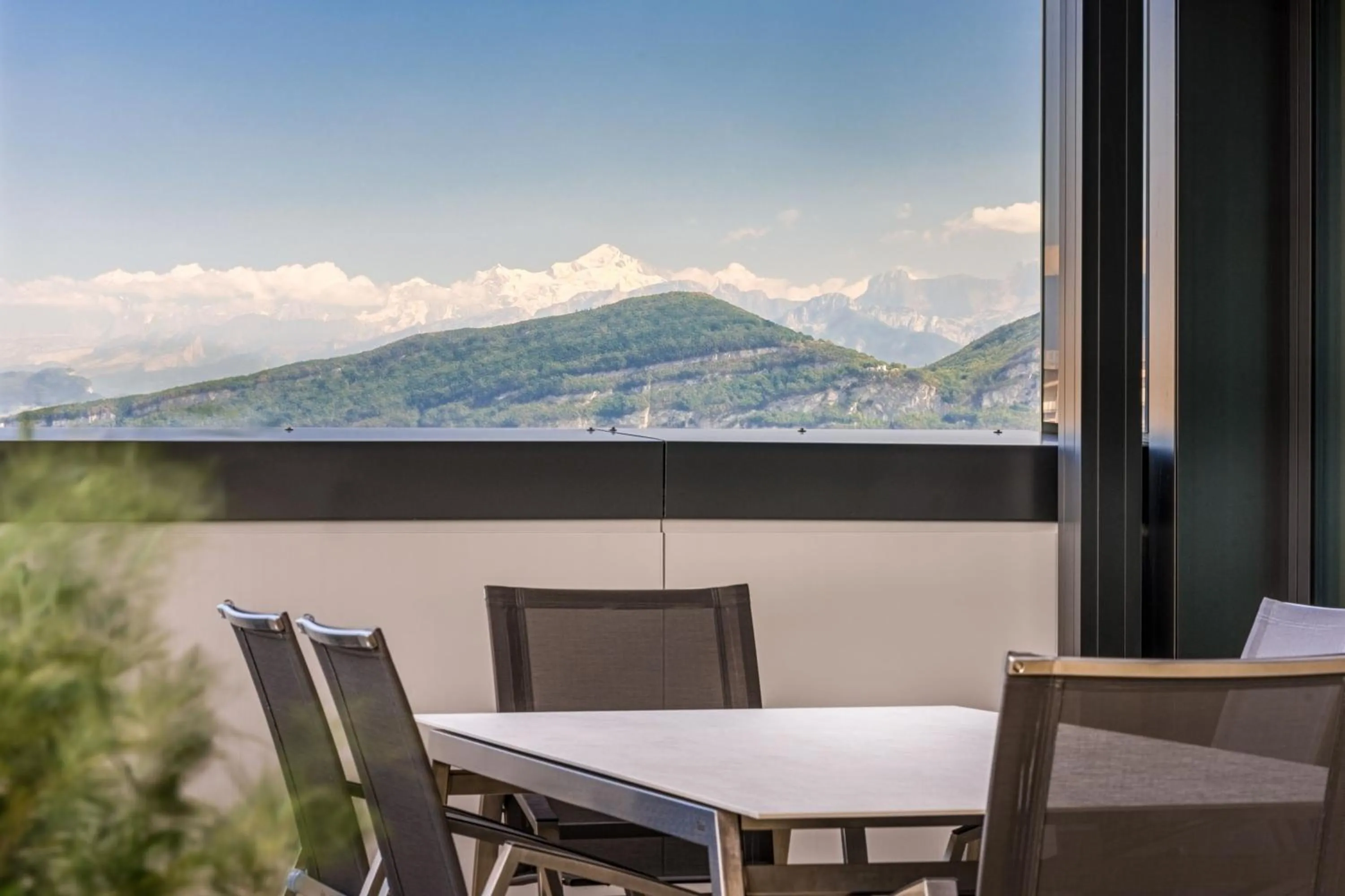 Bedroom in Geneva Marriott Hotel