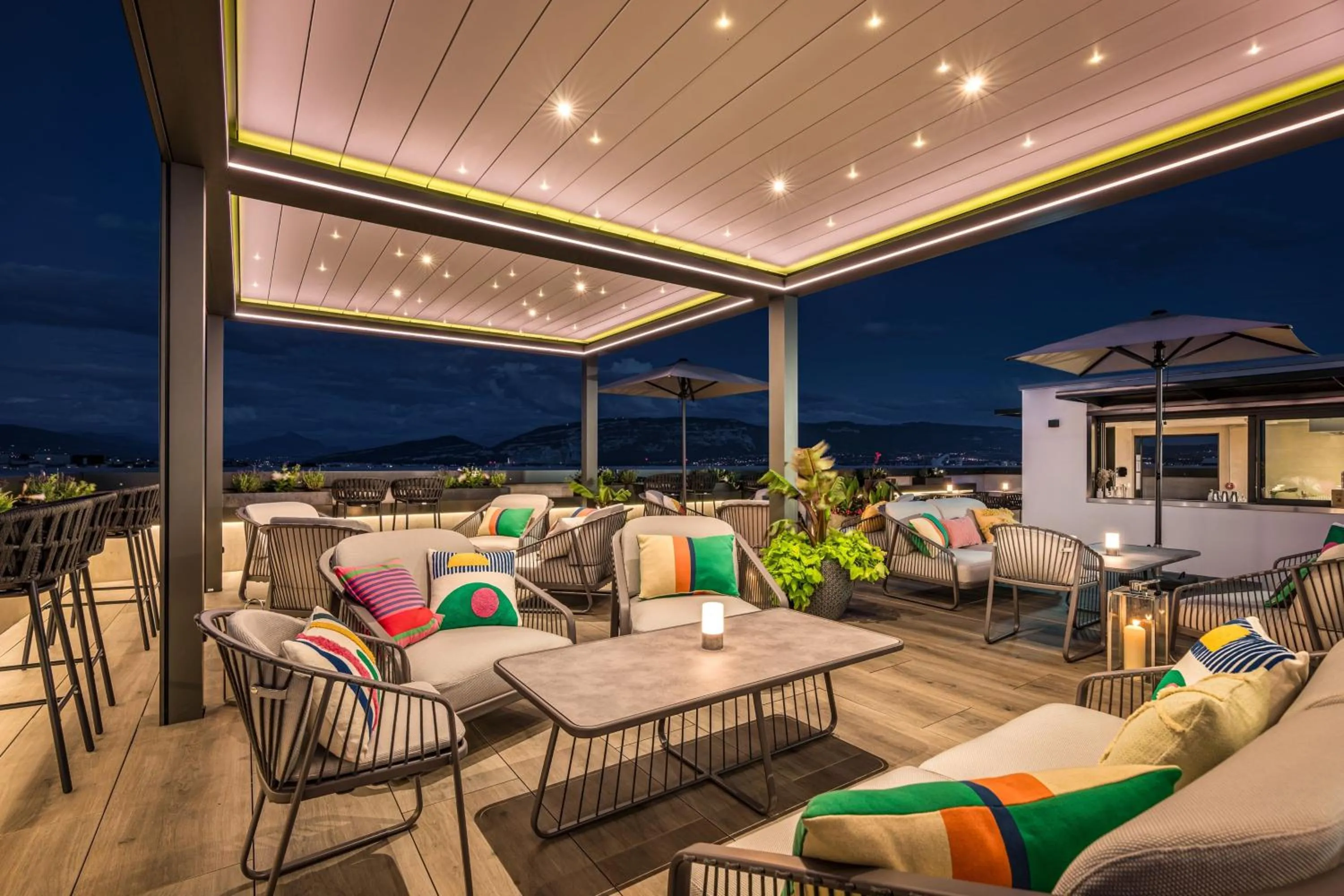 Restaurant/places to eat in Geneva Marriott Hotel