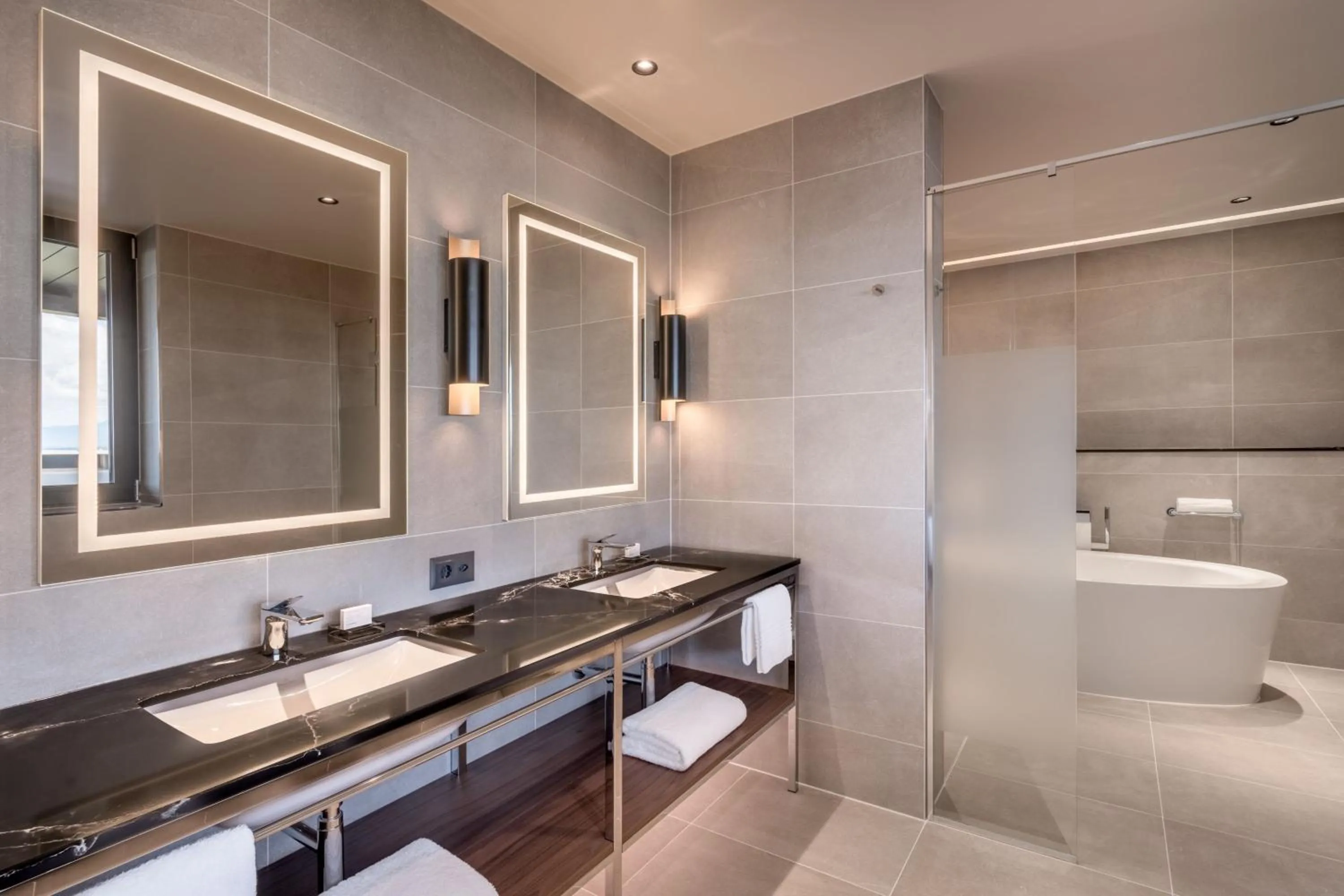 Bathroom in Geneva Marriott Hotel