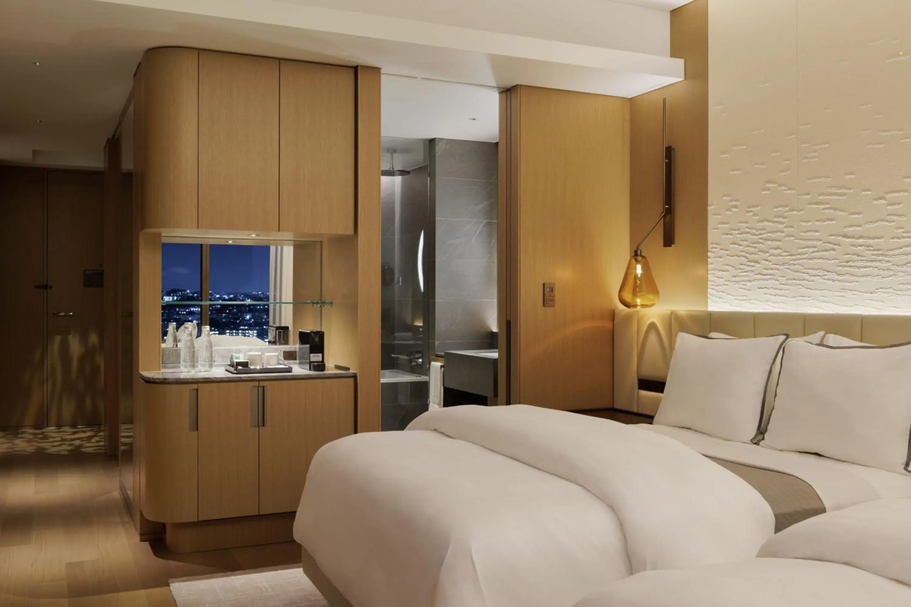 Deluxe Double Room with Two Double Beds and City View in The Westin Yokohama Deluxe Double Room with Two Double Beds and City View in The Westin Yokohama