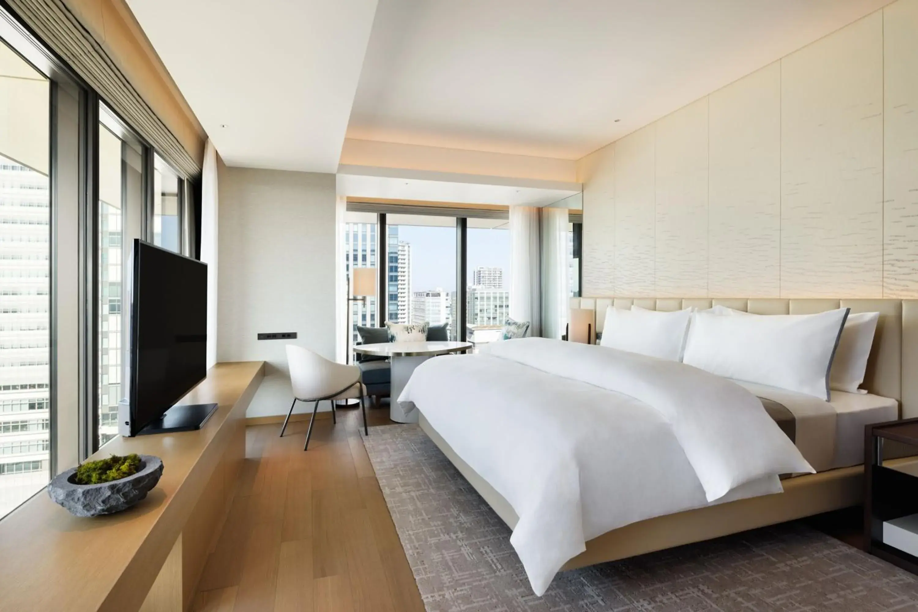 Corner King Room with City View in The Westin Yokohama Corner King Room with City View in The Westin Yokohama