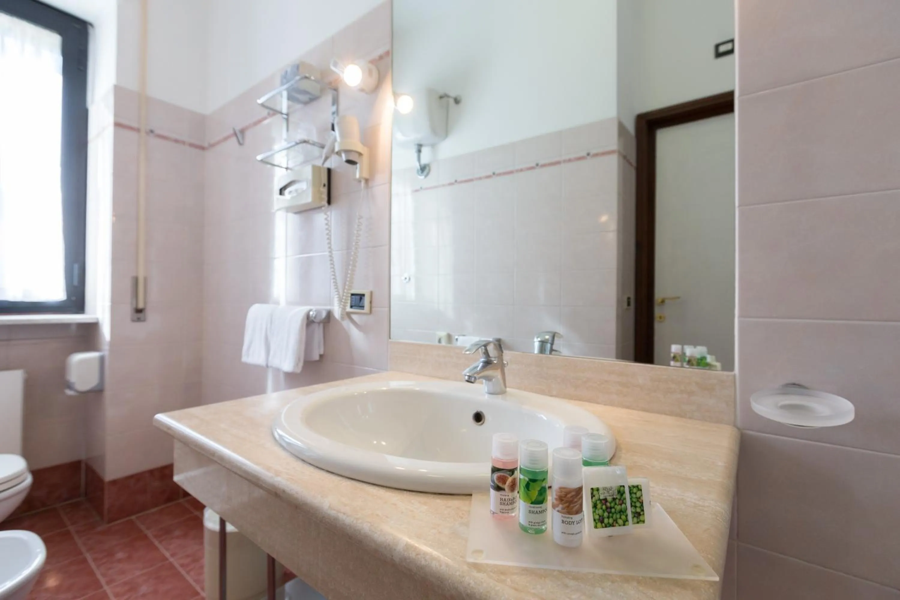 Bathroom in Hotel Fenix