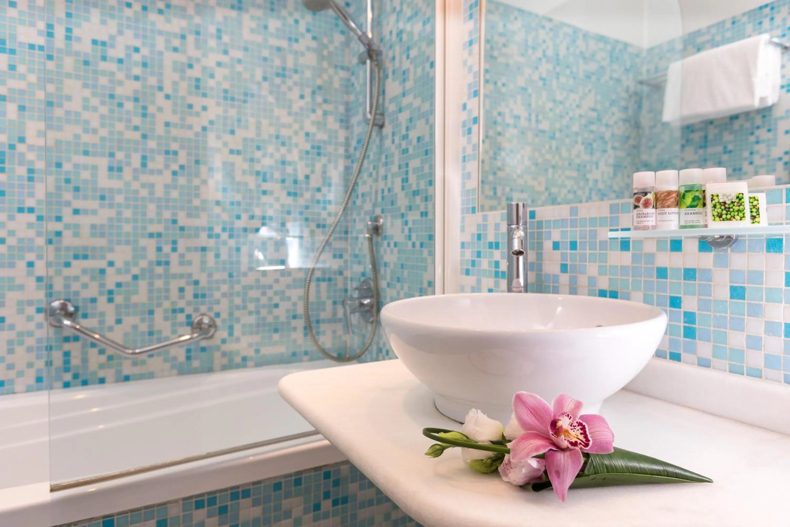 Bathroom in Hotel Fenix