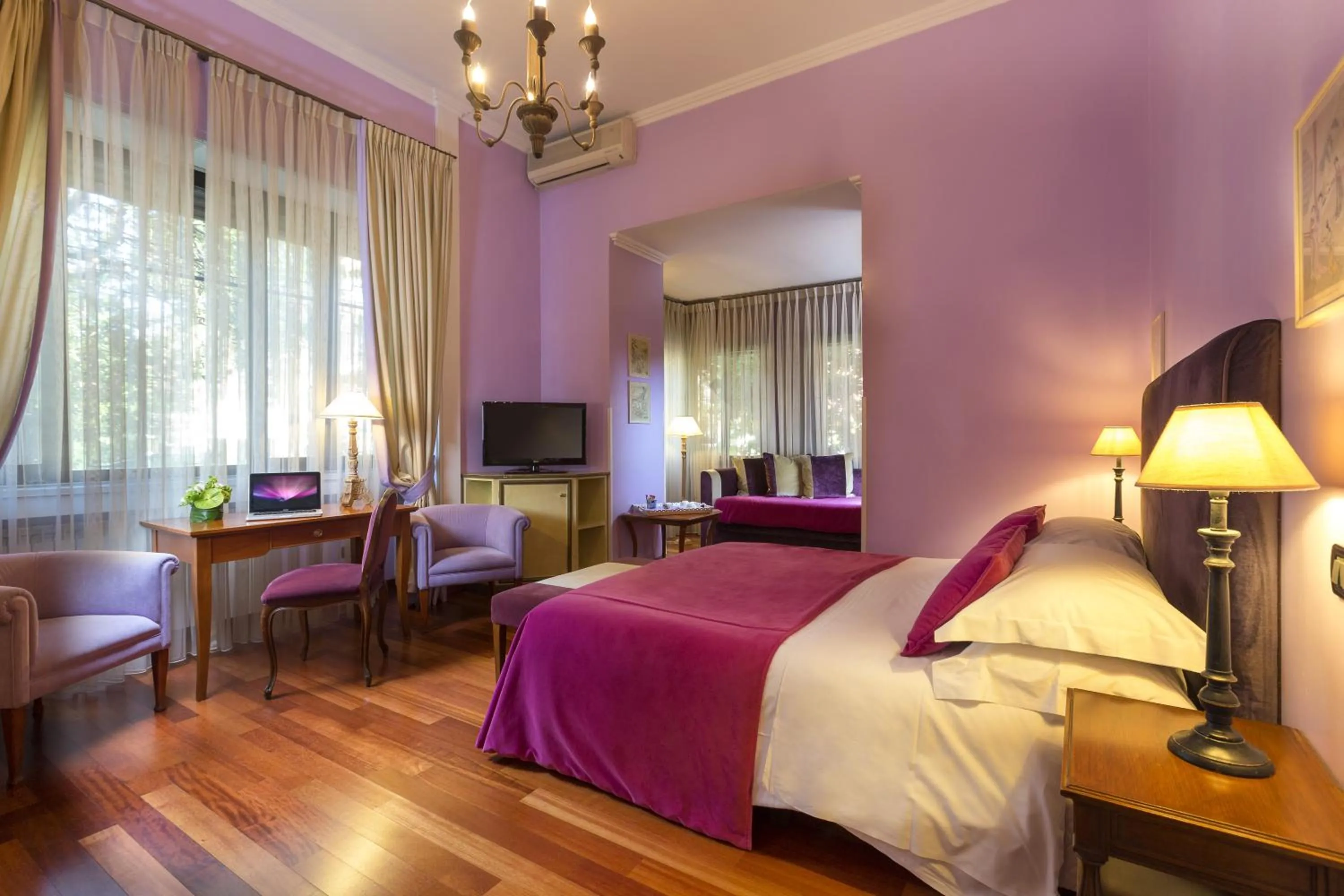 Bedroom, Bed in Hotel Fenix