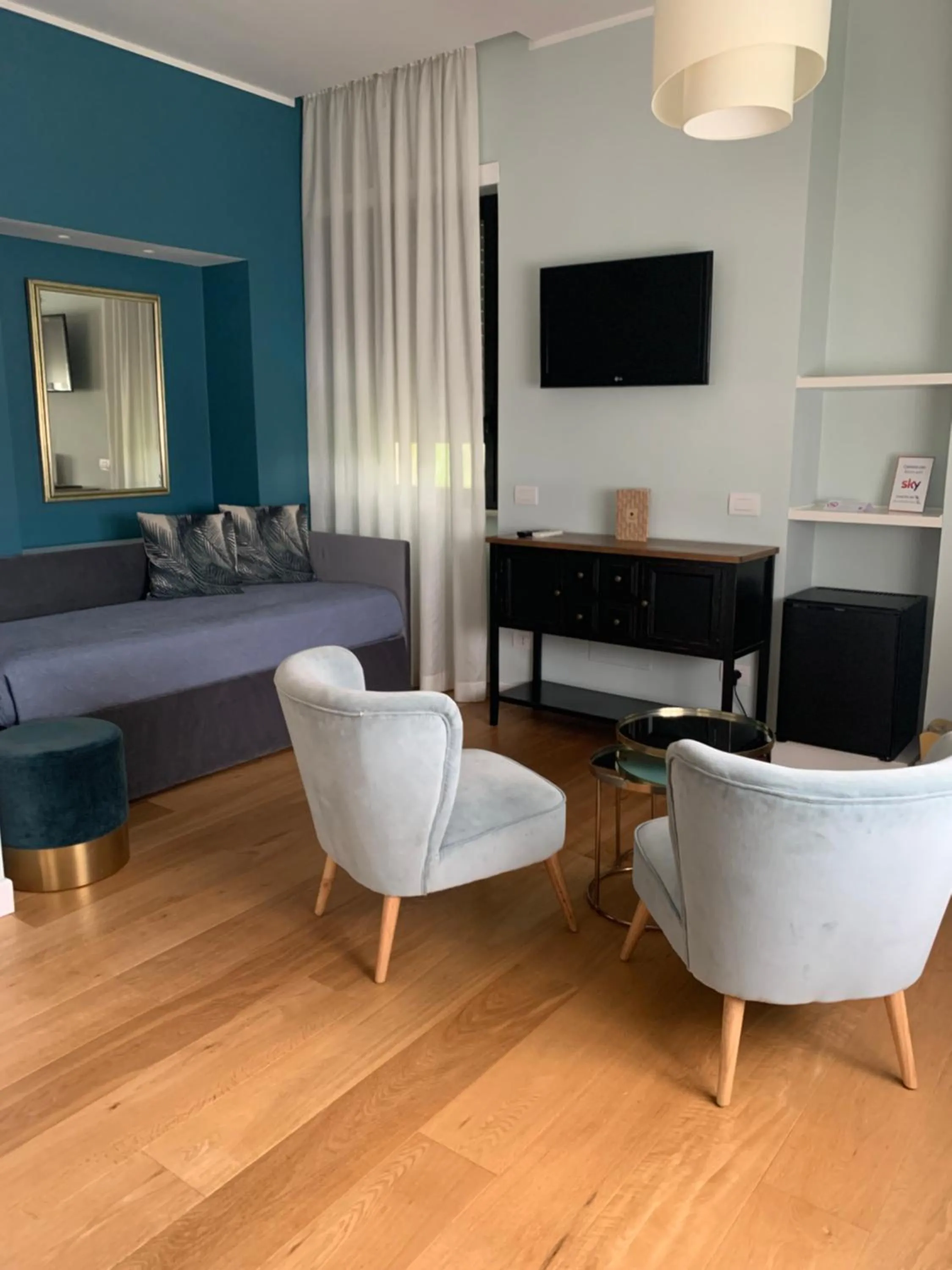 furniture in Hotel Fenix