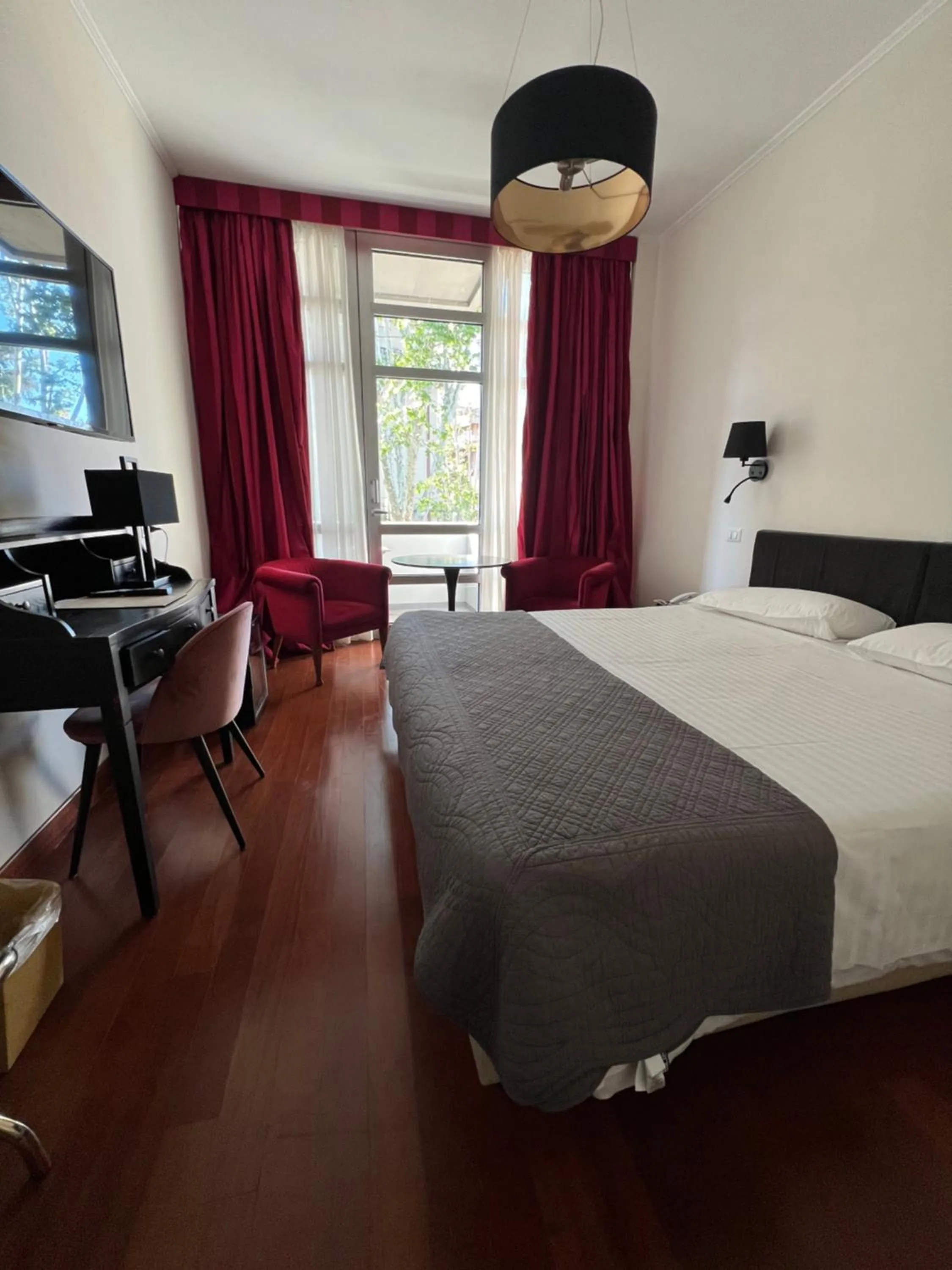 Photo of the whole room, Bed in Hotel Fenix