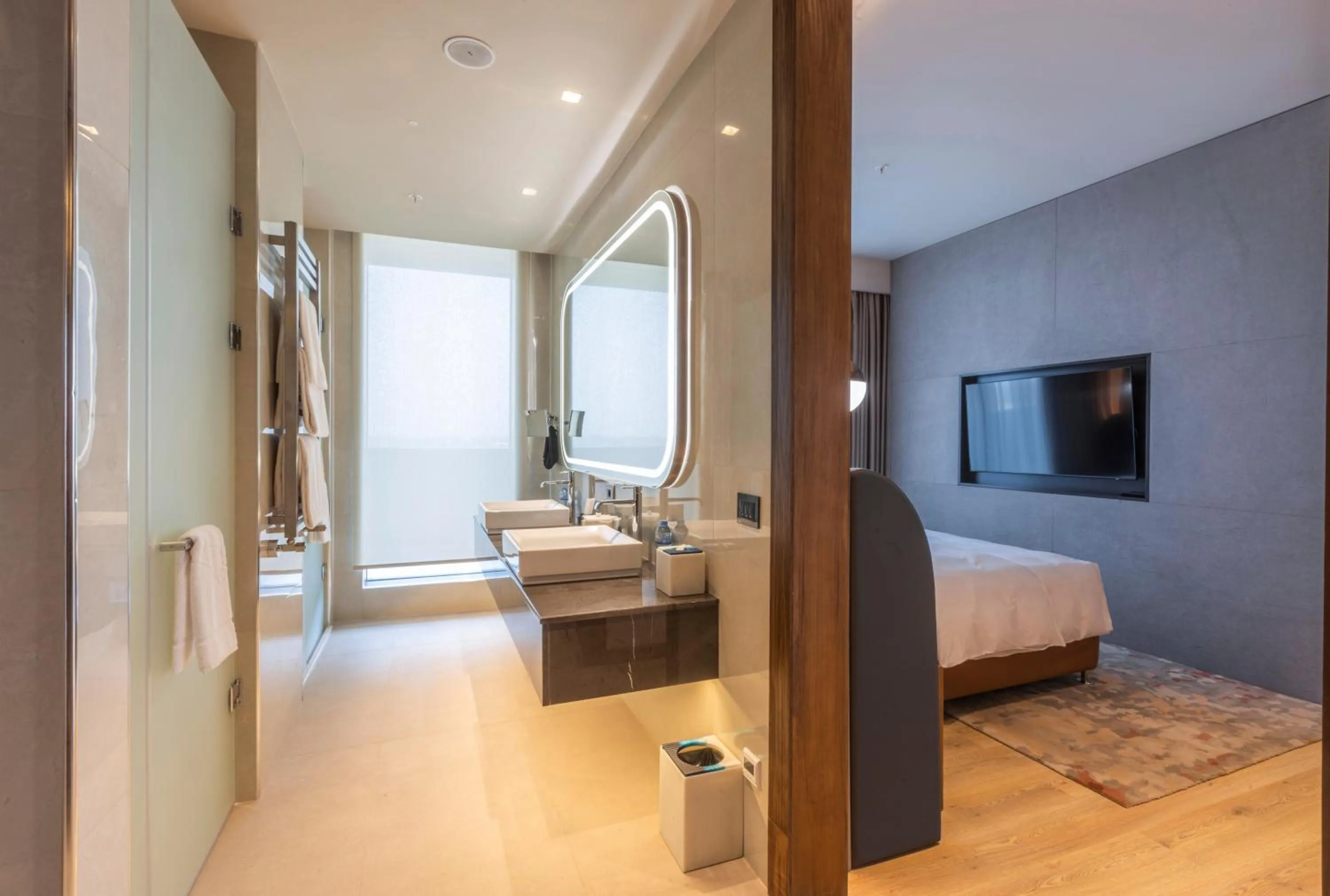 Shower, Bed in Lia! by Minyoun Stars of Ulugbek