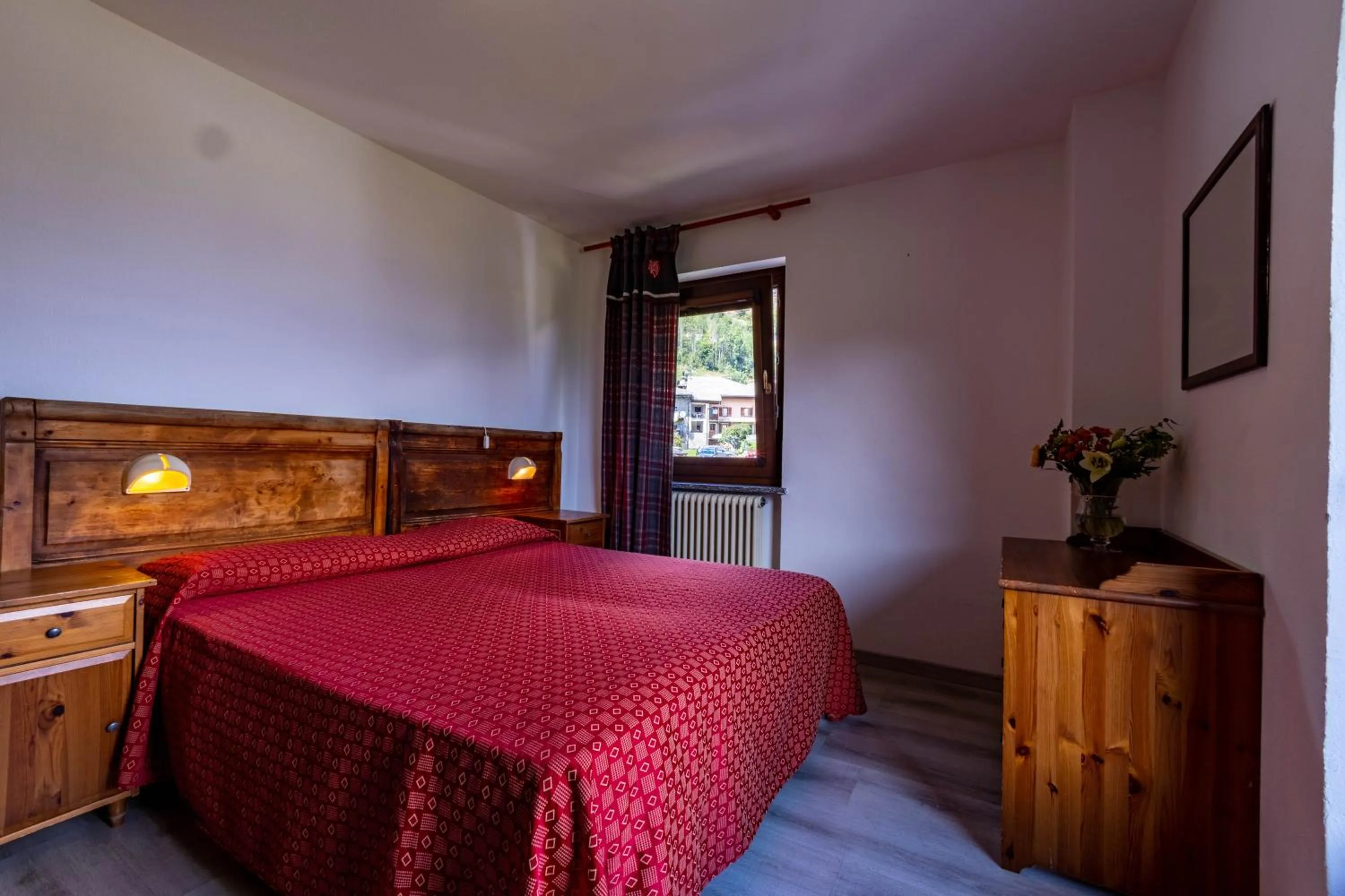 Bedroom, Bed in Hotel Saint Nicolas Gran Paradiso