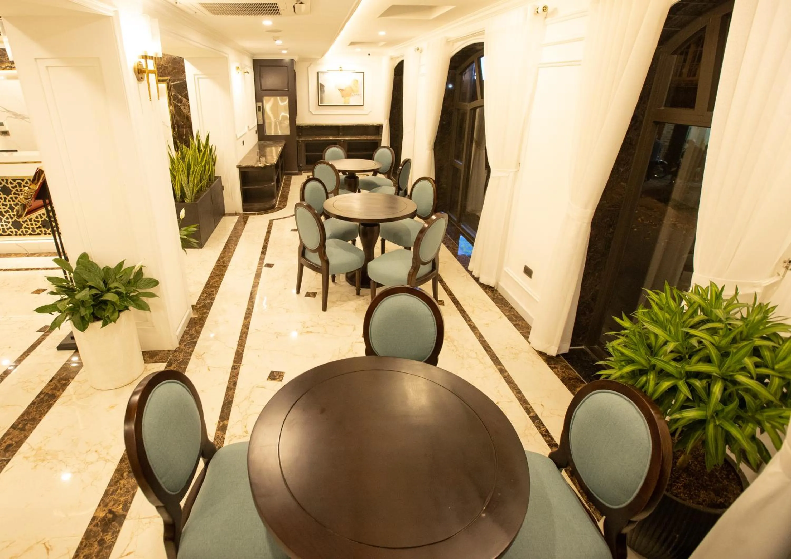 Restaurant/places to eat in Hồng Vận Hotel