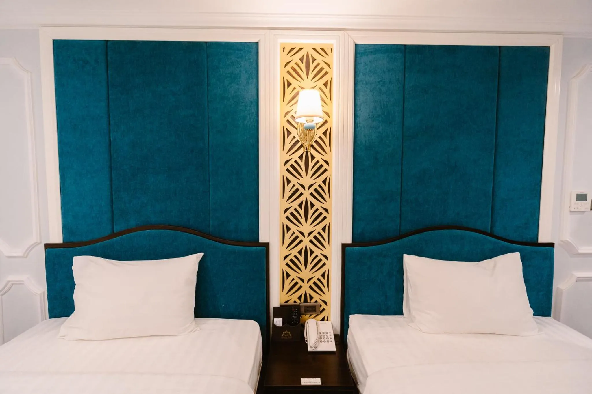 Bedroom, Bed in Hồng Vận Hotel